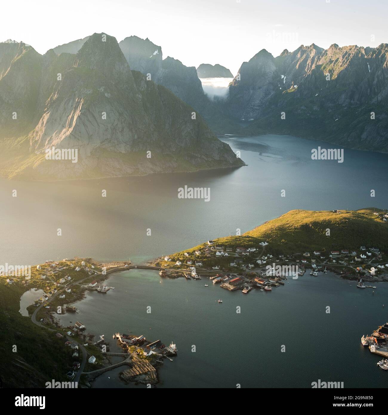 Coucher de soleil sur Lofoten en Norvège Banque D'Images