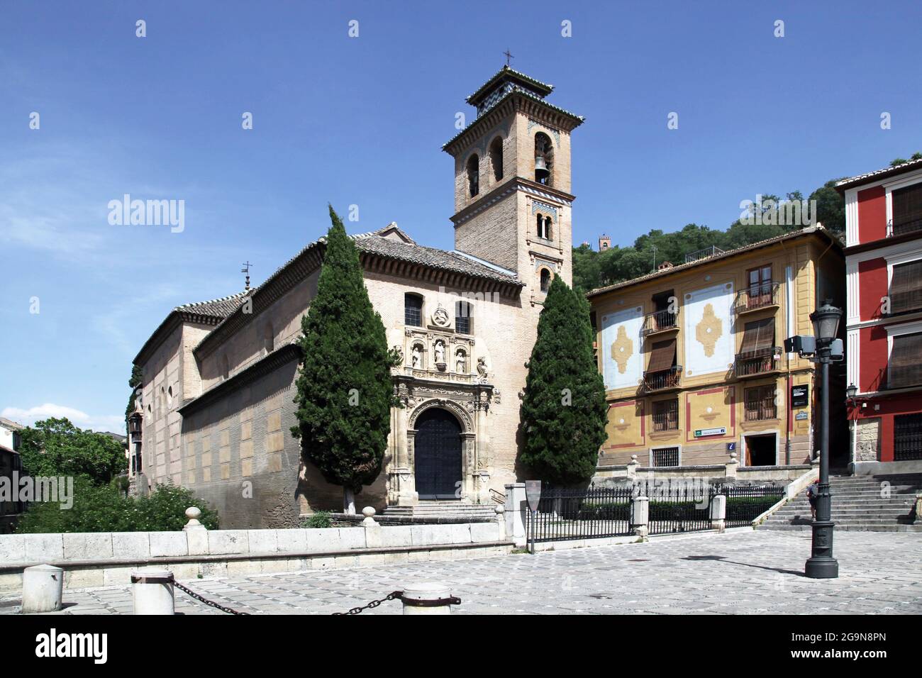 Grenade Espagne;Iglesia de San Gil y Santa Ana.L'église de San Gil et Santa Ana. Construit par Diego de Siloé (1537-1548), sur le site où avait été construite la mosquée Aljama Almanzora, fondée par le roi Badis. Banque D'Images