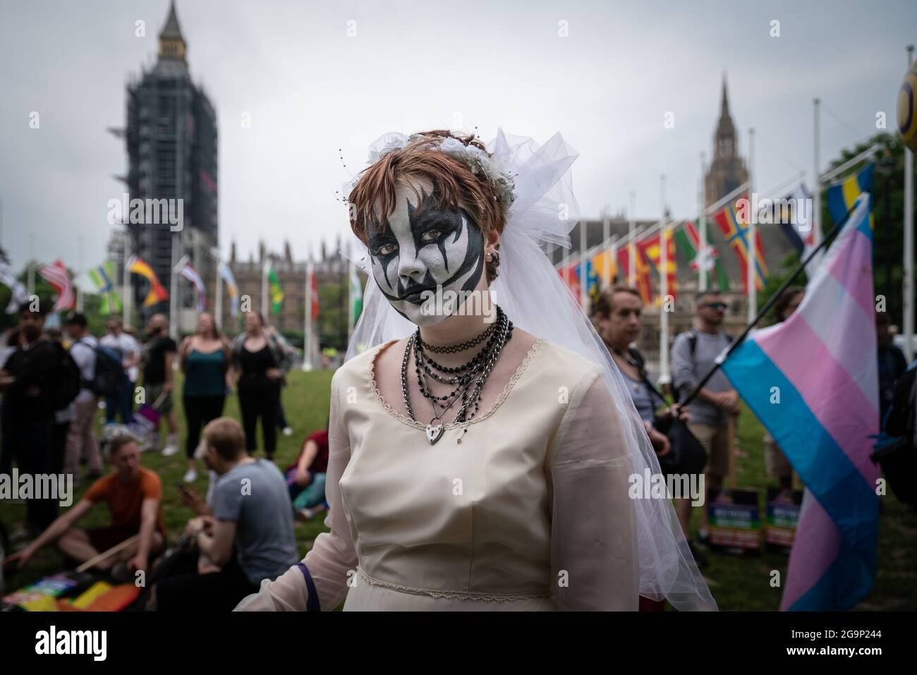 La Marche de la fierté de récupération sur la place du Parlement voit des milliers de personnes manifester contre les inégalités dans la communauté LGBT+. Londres, Royaume-Uni. Banque D'Images