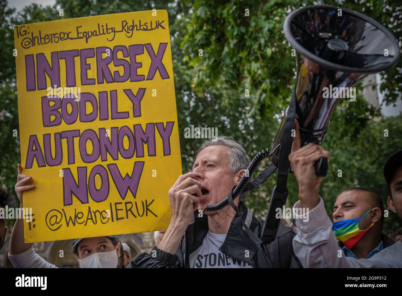 La Marche de la fierté de récupération sur la place du Parlement voit des milliers de personnes manifester contre les inégalités dans la communauté LGBT+. Londres, Royaume-Uni. Banque D'Images