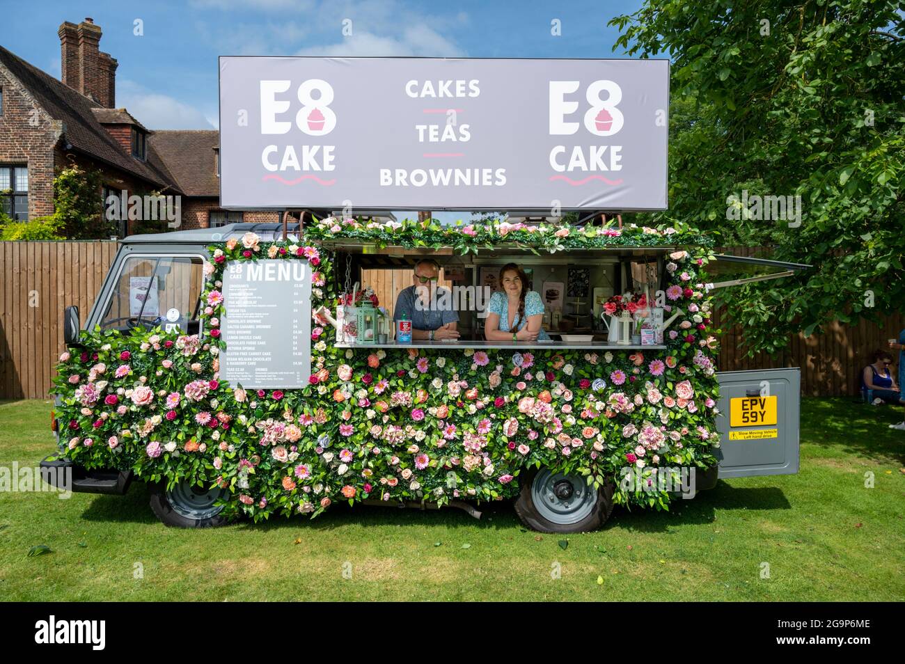 The E8 Cake tea and brownie bar au Standon Calling Music Festival 2021 Hertfordshire UK Banque D'Images