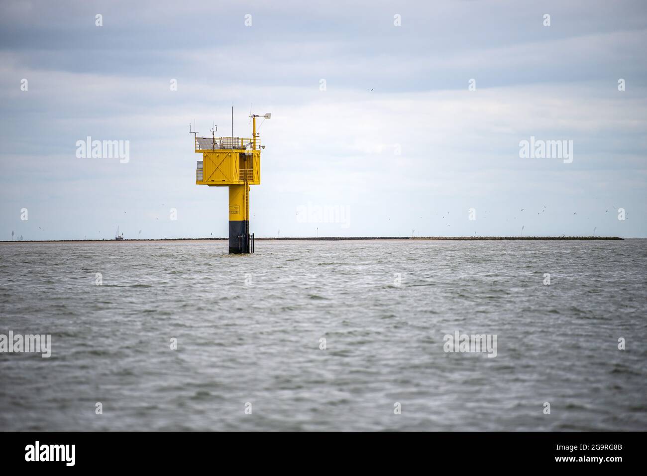 Nordsee, Allemagne. 22 juillet 2021. Une station de mesure permanente de l'université Carl von Ossietzky d'Oldenburg est située entre les îles de la Frise orientale Spiekeroog et Langeoog. Credit: Sina Schuldt/dpa/Alay Live News Banque D'Images