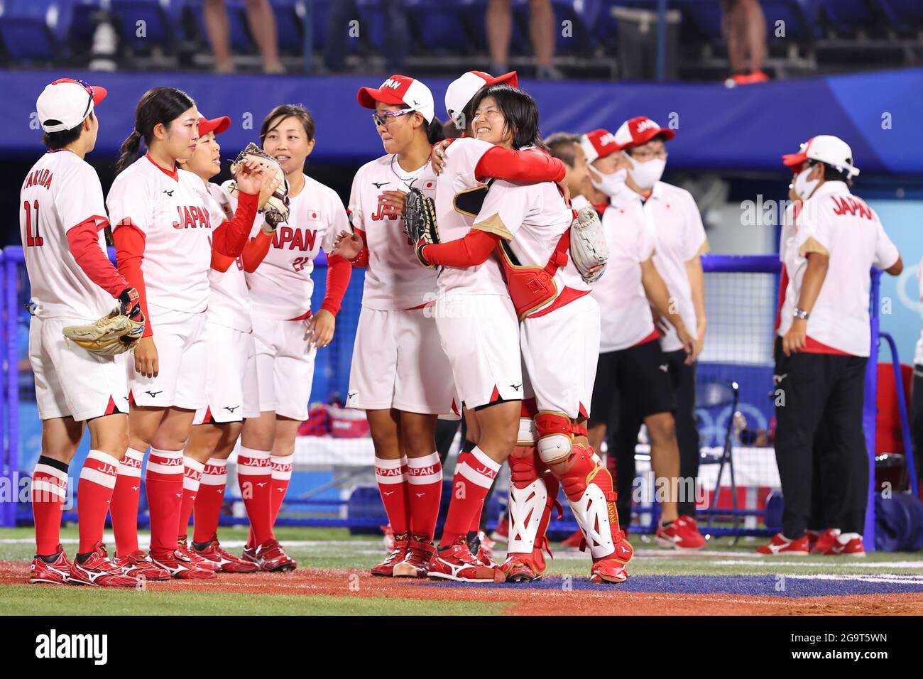 Kanagawa, Japon. 27 juillet 2021. Groupe d'équipe du Japon (JPN) Softball : finale du match entre les Etats-Unis et le Japon au stade de baseball de Yokohama à Kanagawa, Japon . Credit: Yohei Osada/AFLO SPORT/Alay Live News Banque D'Images