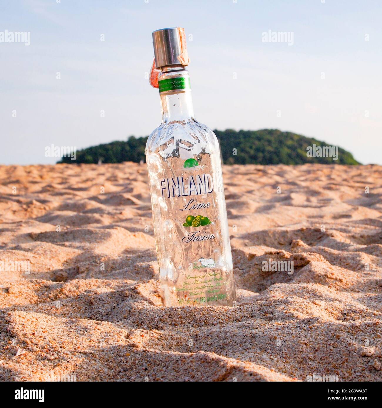 Finlandia Vodka sur la plage, Phuket Thailnd Banque D'Images