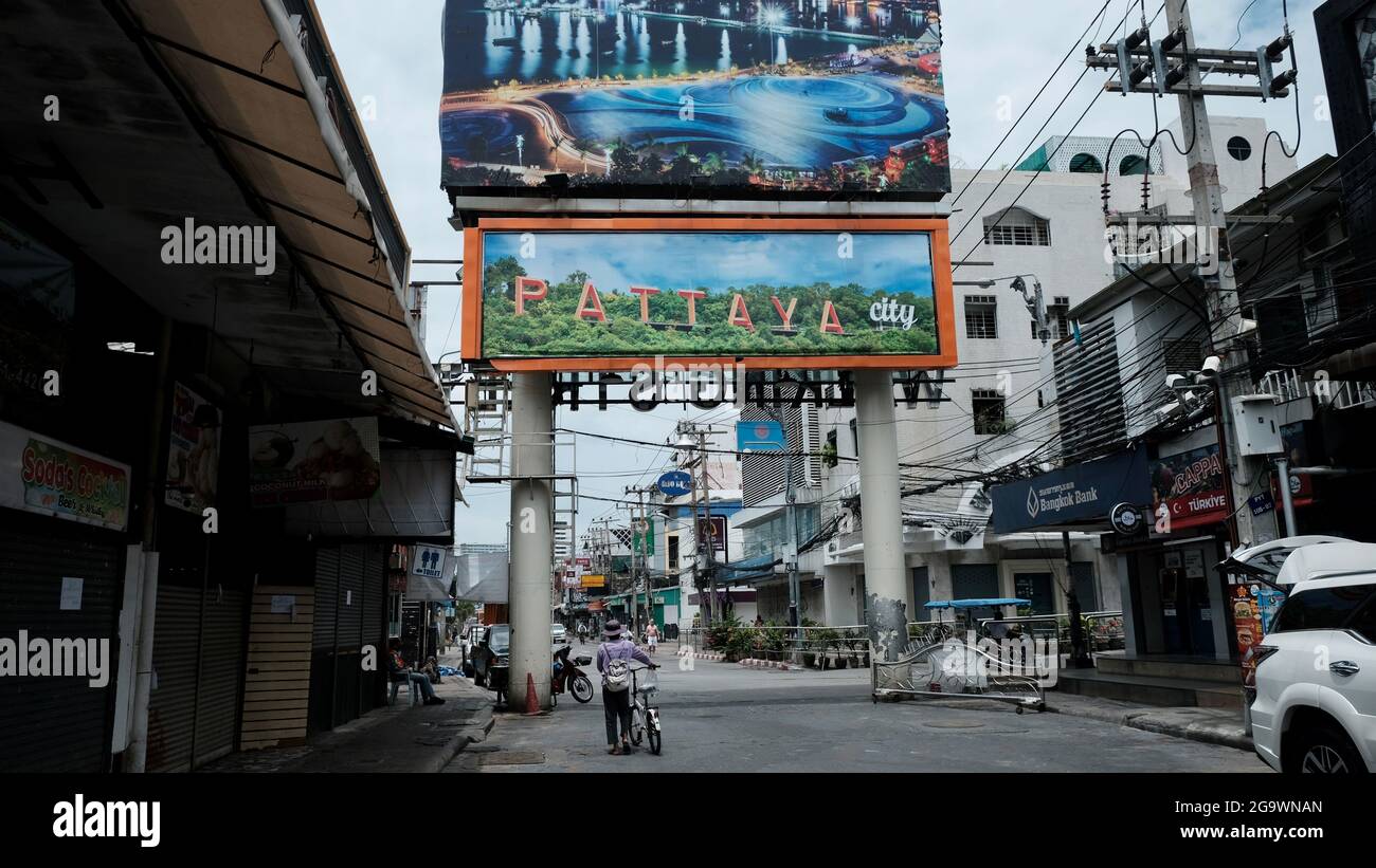 Boutique fermée Walking Street Pattaya Thaïlande voir les panneaux Banque D'Images