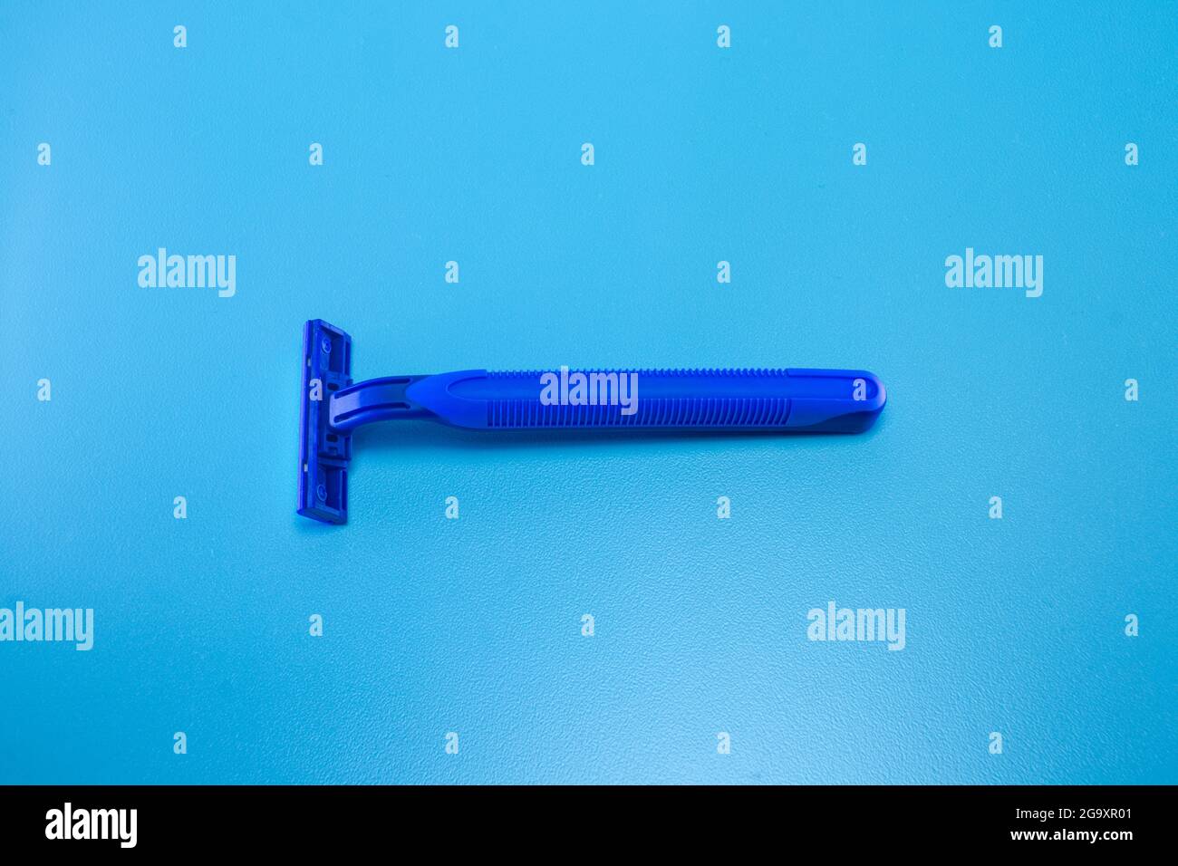 La tondeuse à barbe bleu vif et fraîche Banque D'Images