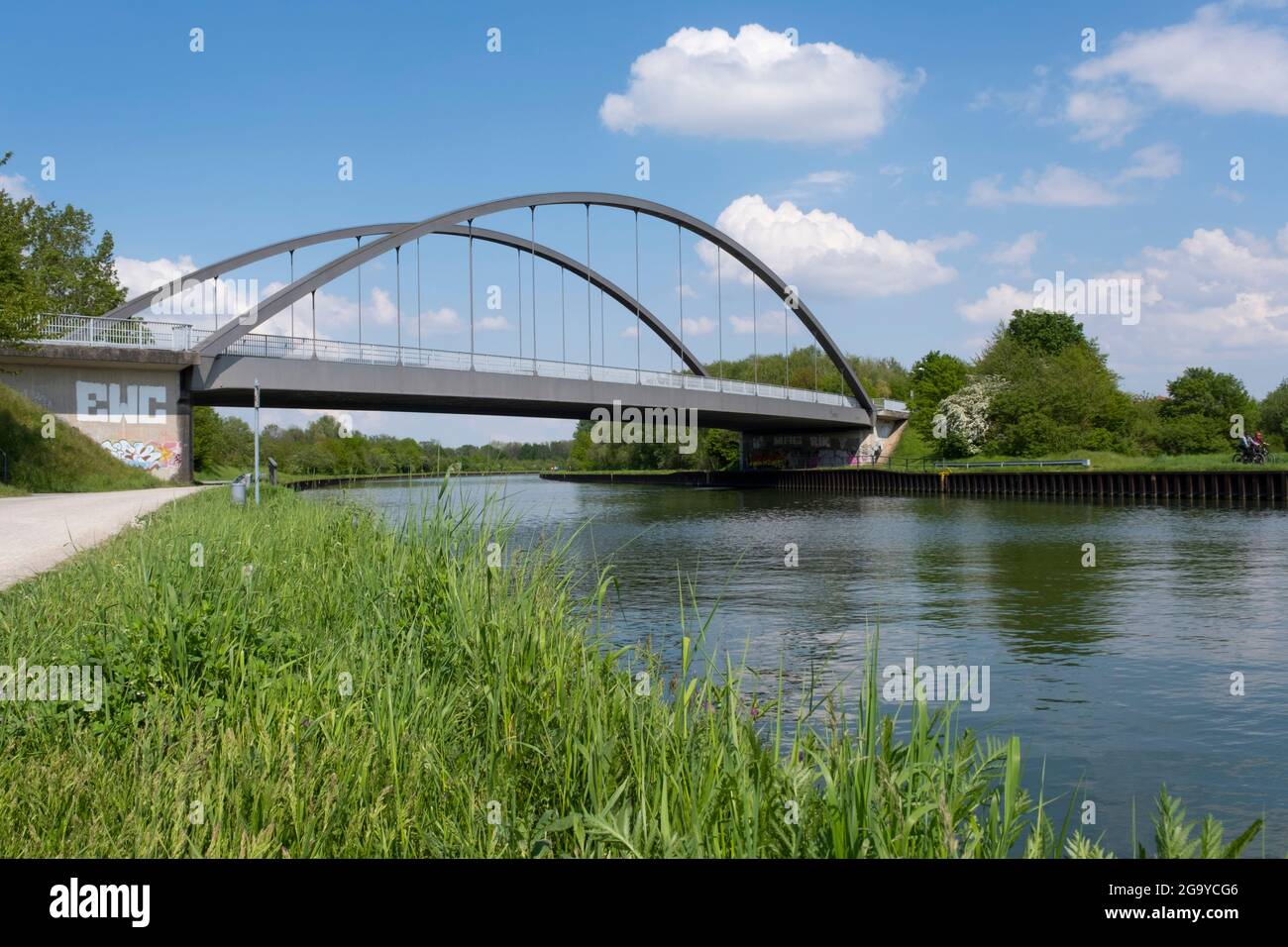 Pont traversé le canal de Datteln-Hamm, Bergkamen, district de la Ruhr, Rhénanie-du-Nord-Westphalie, Allemagne, Europe Banque D'Images