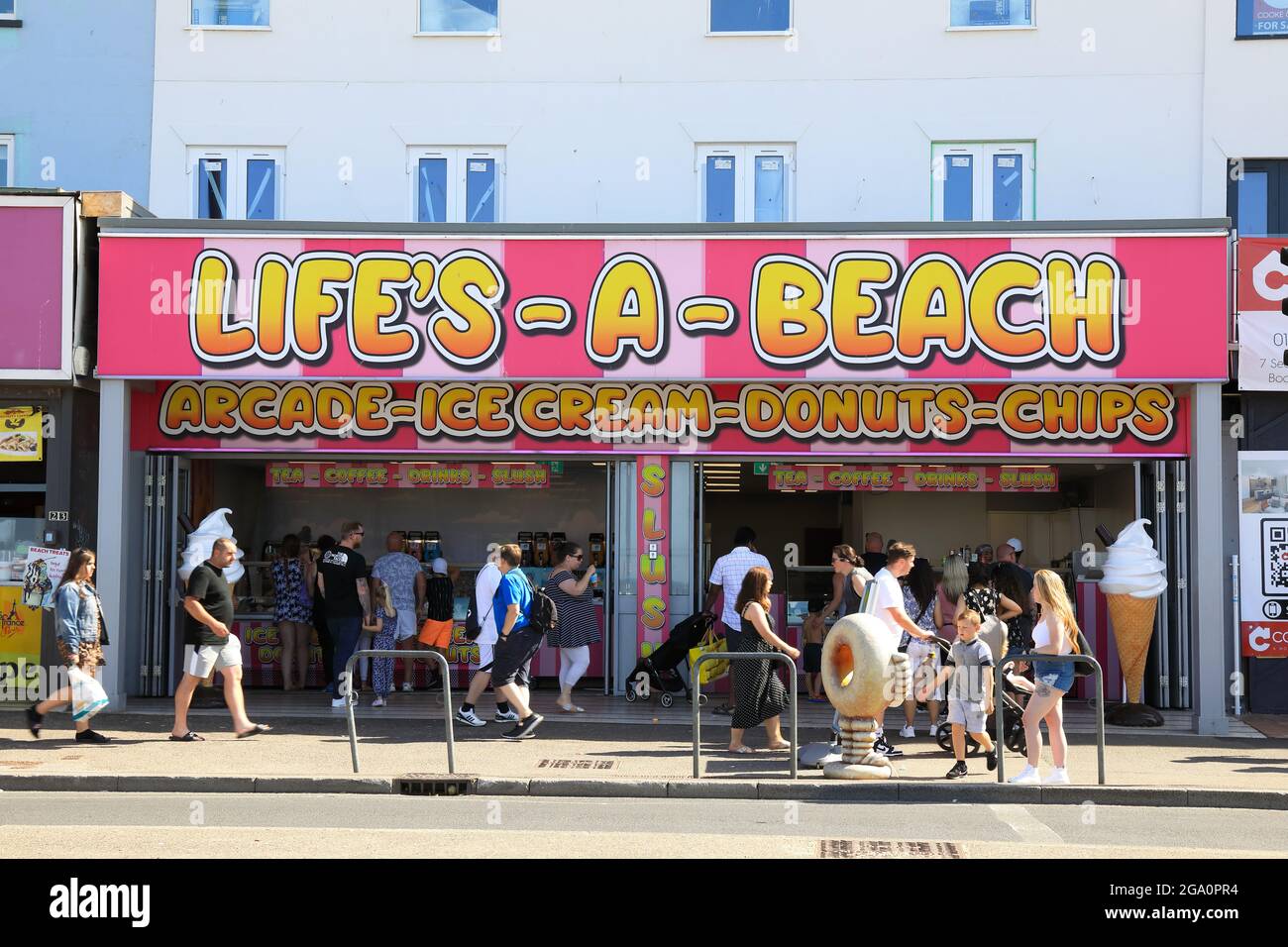 Attractions traditionnelles britanniques de bord de mer à Margate, Thanet, est du Kent, Royaume-Uni Banque D'Images