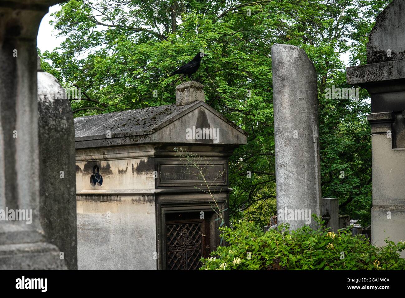 Le cimetière du Père Lachaise est le plus grand cimetière de Paris, en France. Banque D'Images Le cimetière du Père Lachaise est le plus grand cimetière de Paris, en France. Banque D'Images
