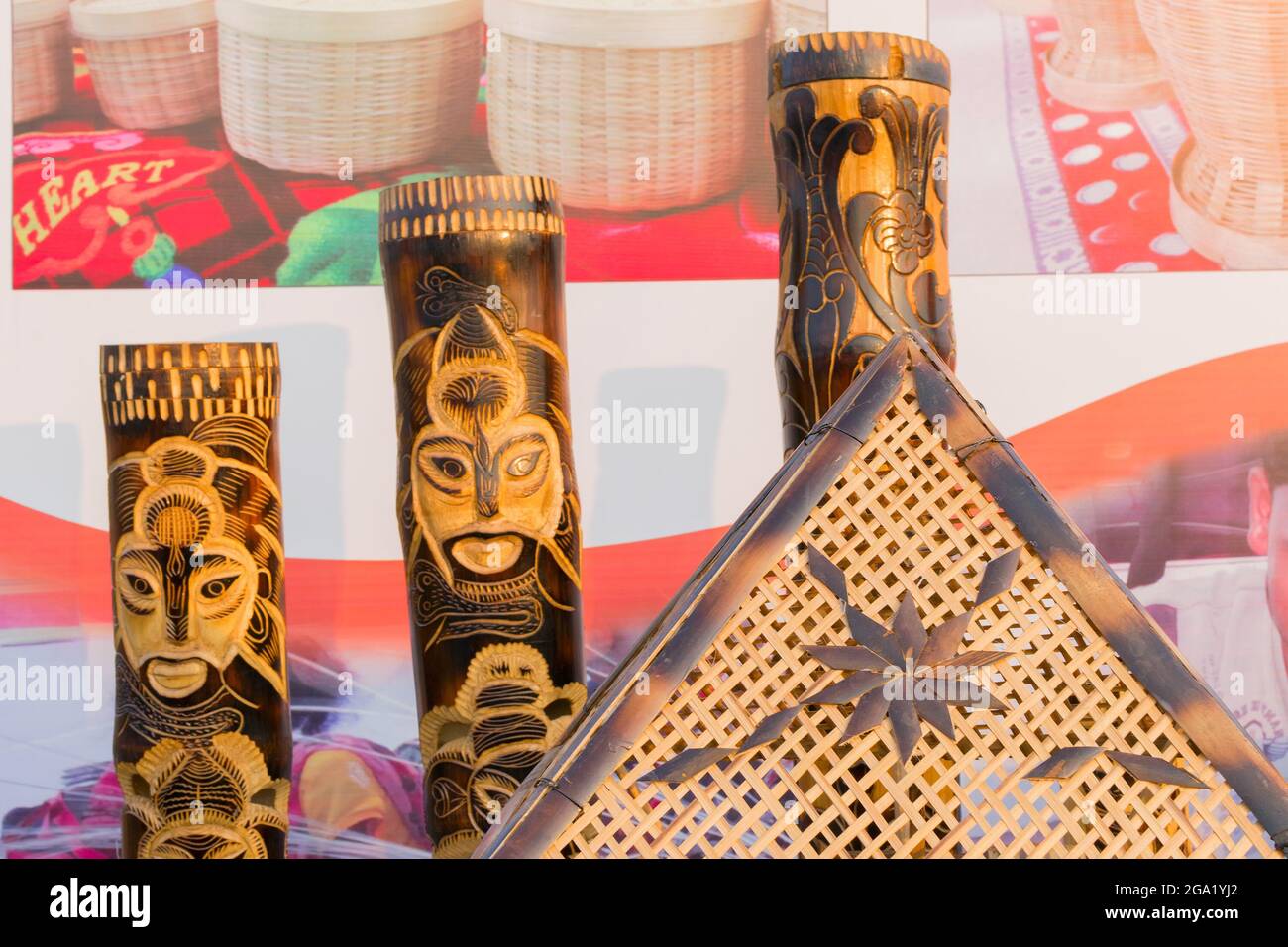 Objets artisanaux en bois exposés pendant la foire de l'artisanat à Kolkata. C'est la plus grande foire artisanale d'Asie. Banque D'Images