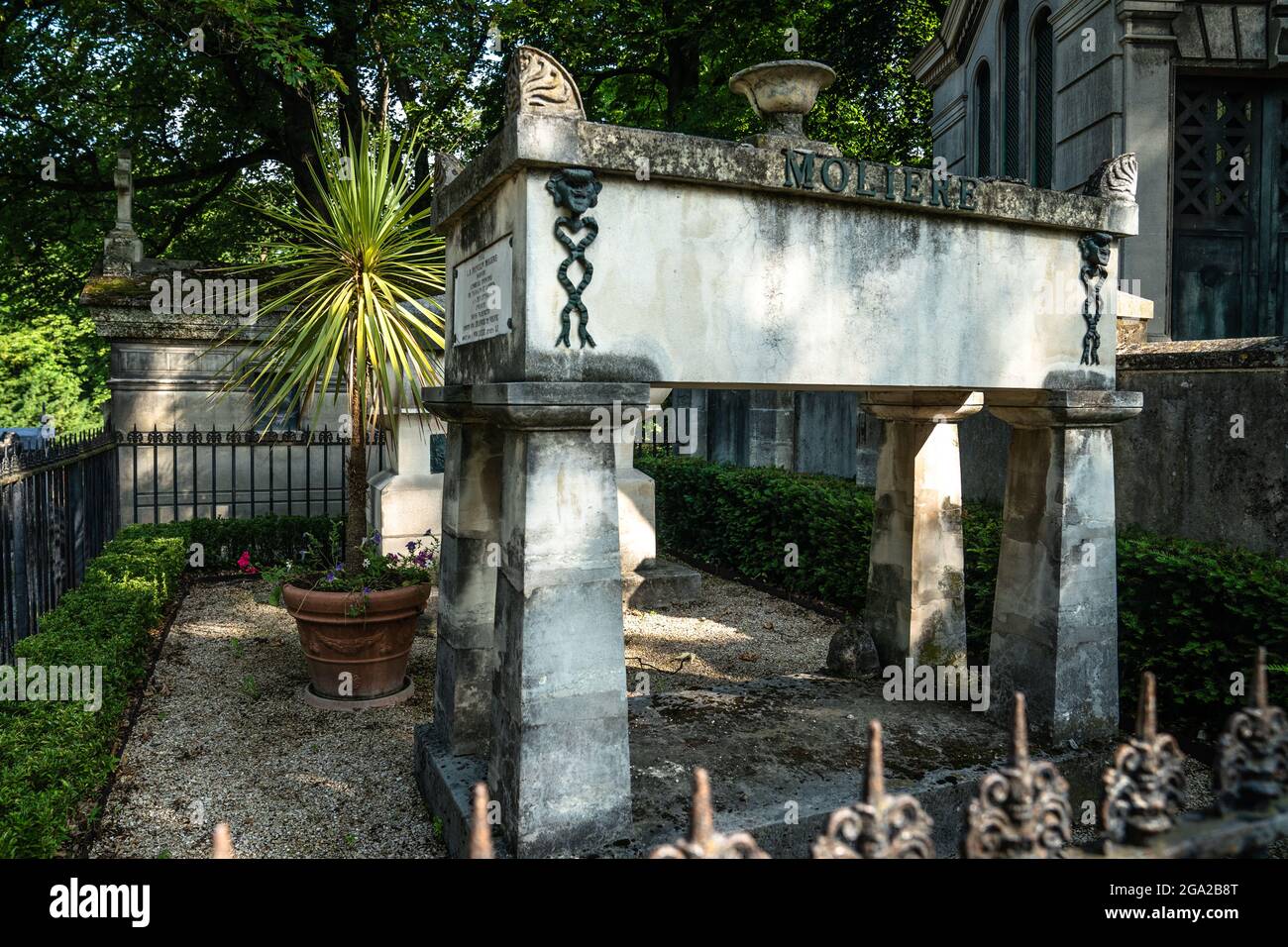 La tombe de Molière au cimetière du Père Lachaise, le plus grand