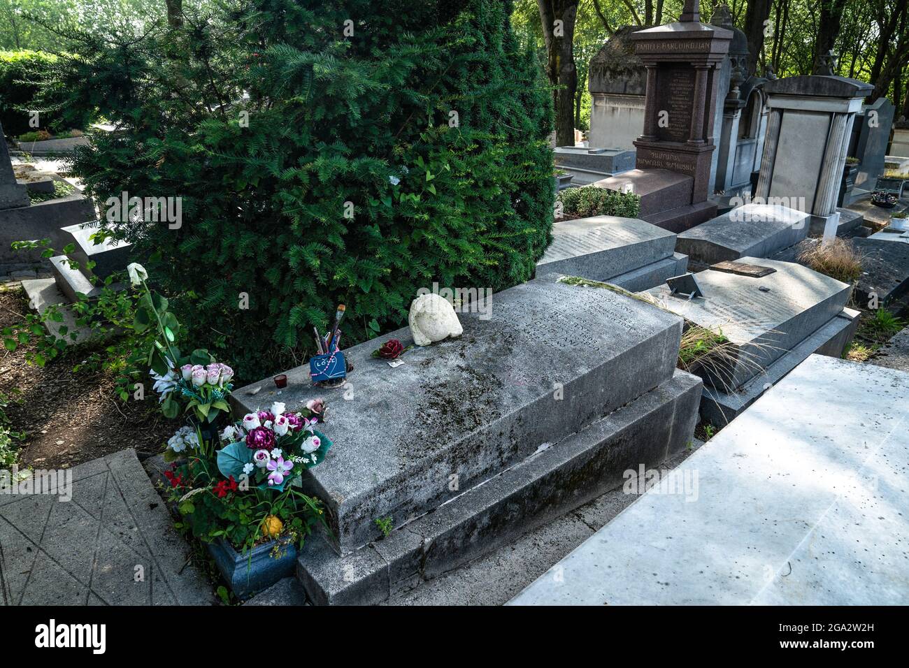 La tombe d'Amedeo Modigliani au cimetière du Père Lachaise, le plus grand cimetière de Paris, en France. Banque D'Images