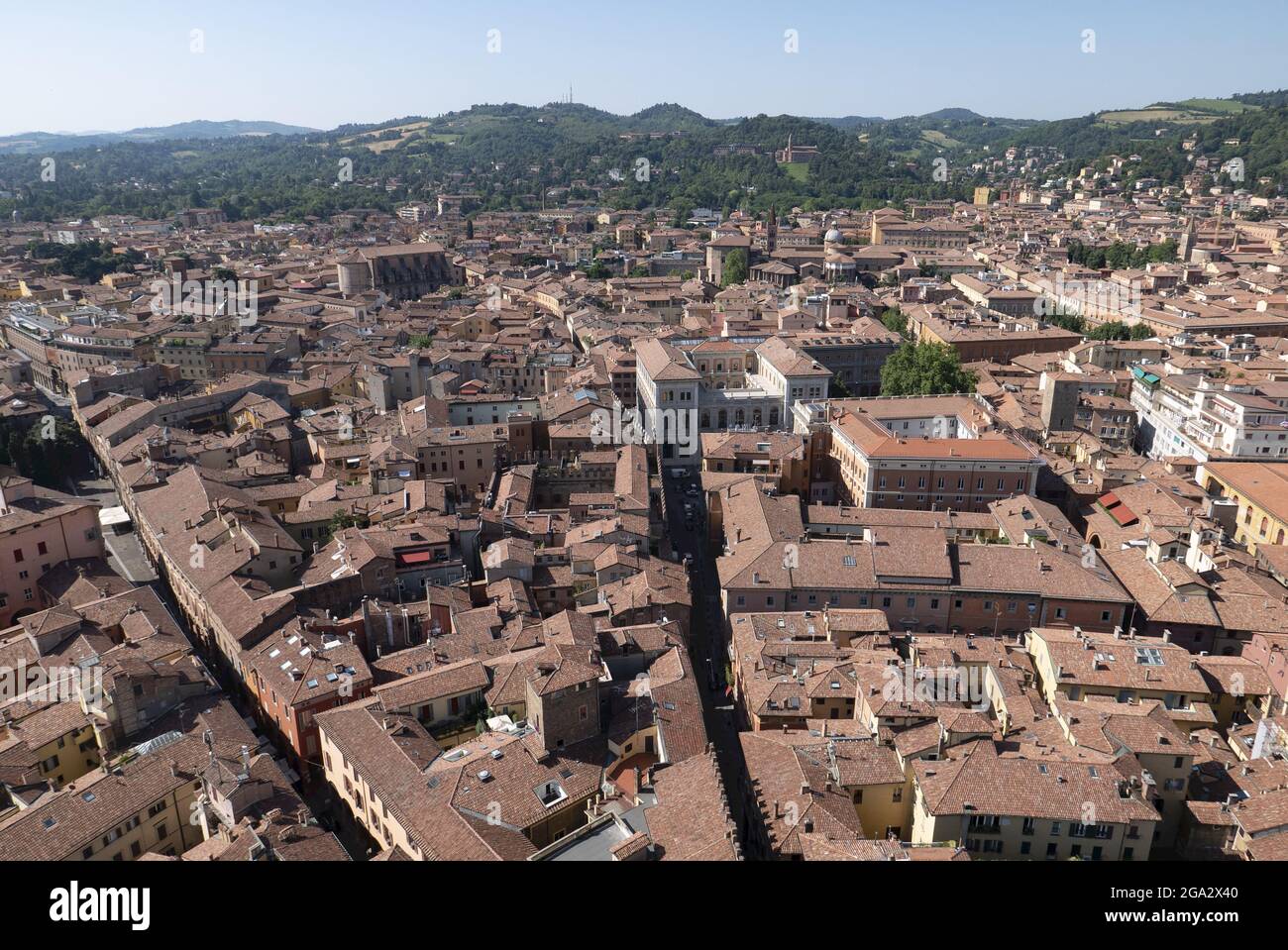 Vue de Bologne depuis les tours due Torri (tours Garisenda) à Bologne, Italie ; Bologne, Emilla-Romagna, Italie Banque D'Images