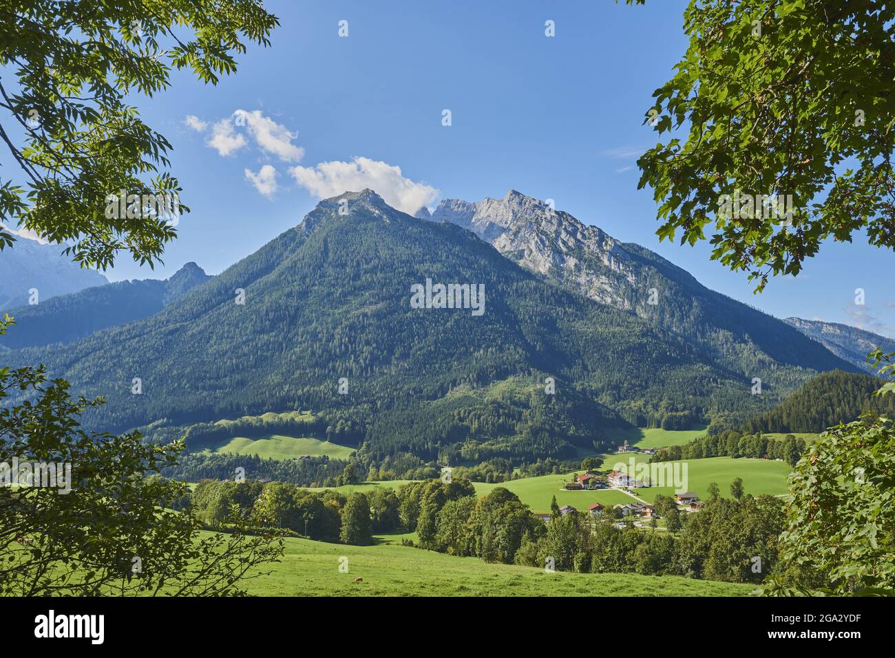 Vue sur les montagnes alpines depuis la route alpine allemande (Alpenstraße), le parc national de Berchtesgaden ; Berchtesgadener Land, Ramsau, Bavière,Allemagne Banque D'Images