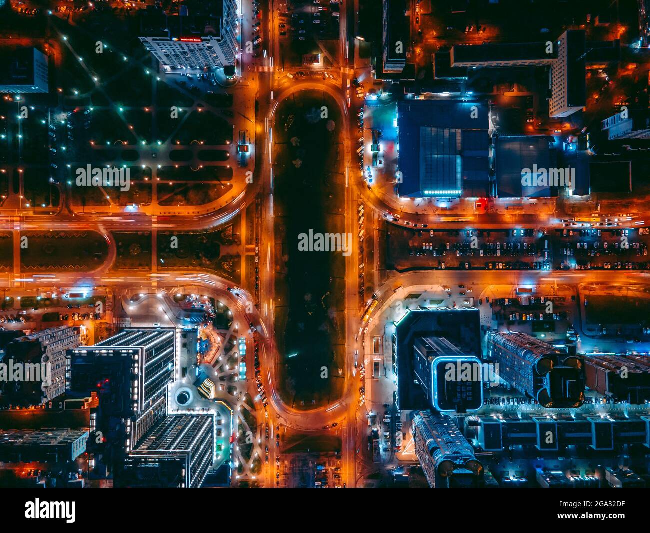 Vue aérienne de drone sur la ville nocturne Photo Stock - Alamy