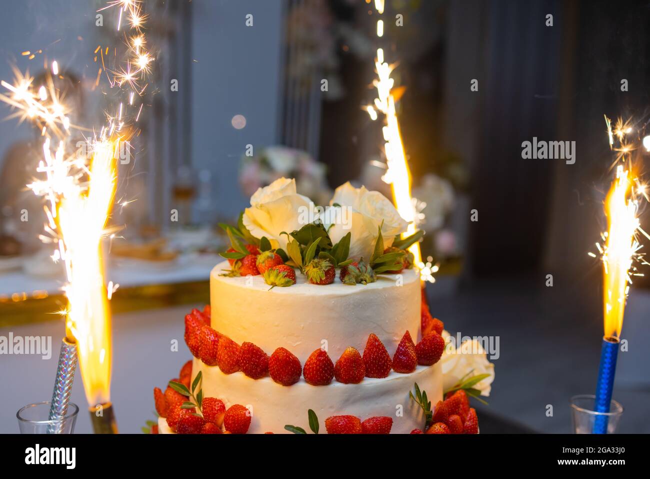 Gateau De Mariage Au Restaurant Pour La Celebration Du Mariage Photo Stock Alamy Gateau De Mariage Au Restaurant Pour La Celebration Du Mariage Photo Stock Alamy