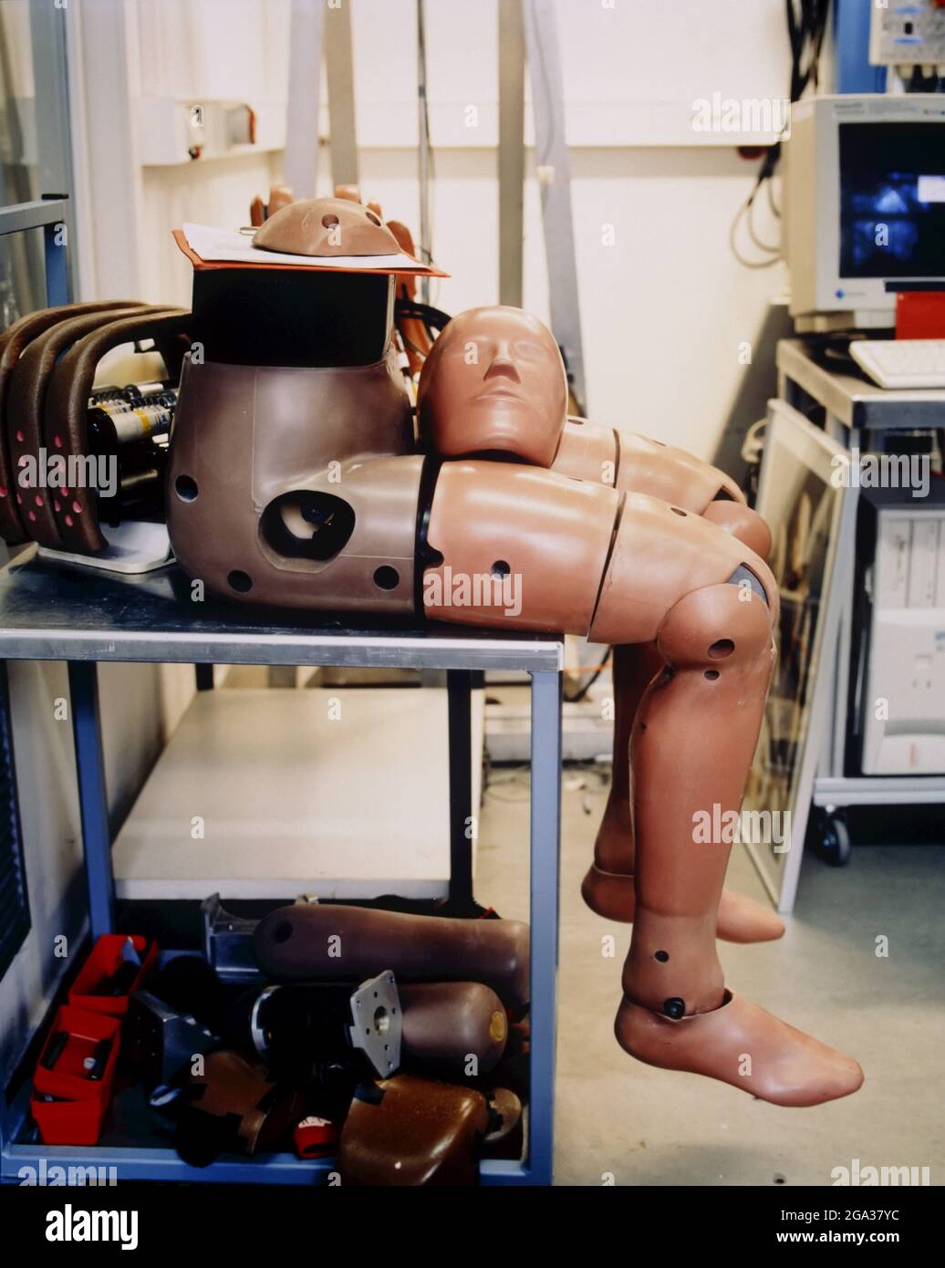 Maquette d'essai de collision dans un atelier ; Allemagne Banque D'Images