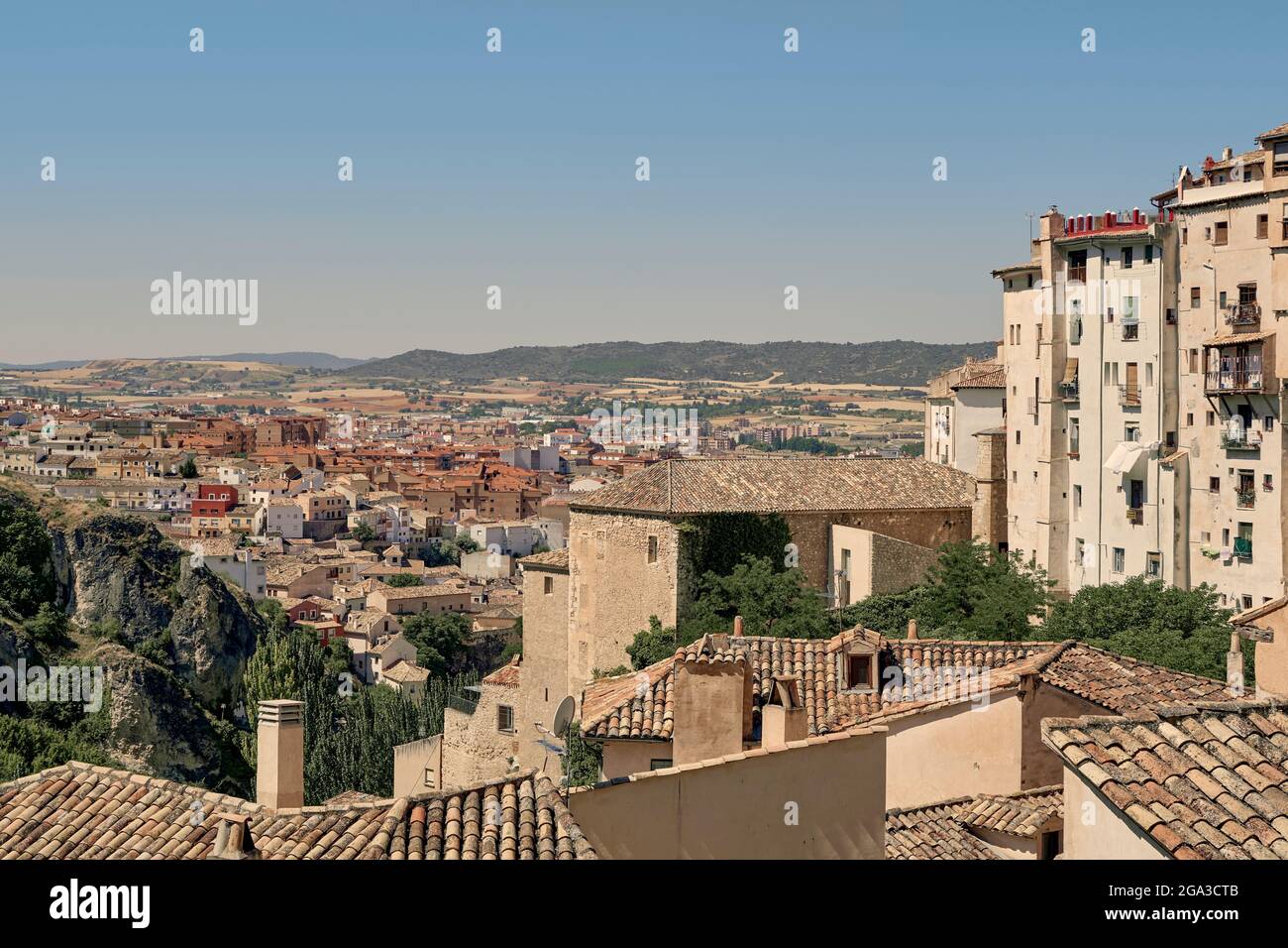 Vue aérienne des gratte-ciels de San Martín depuis la place de la ville de Ronda de Cuenca, Castilla la Mancha, Espagne, Europe Banque D'Images