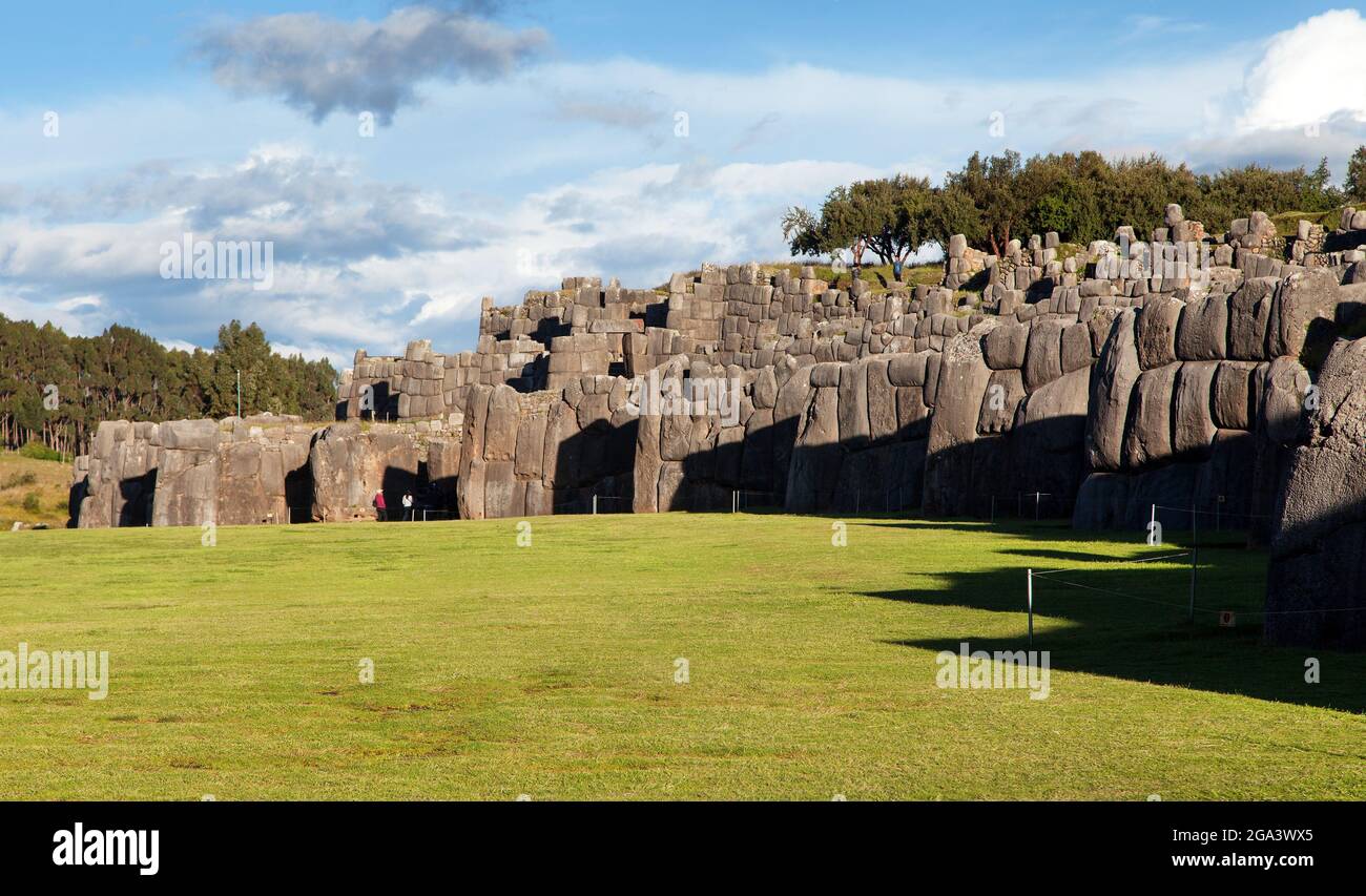 sacsayhuaman-in-cusco-banque-de-photographies-et-d-images-haute
