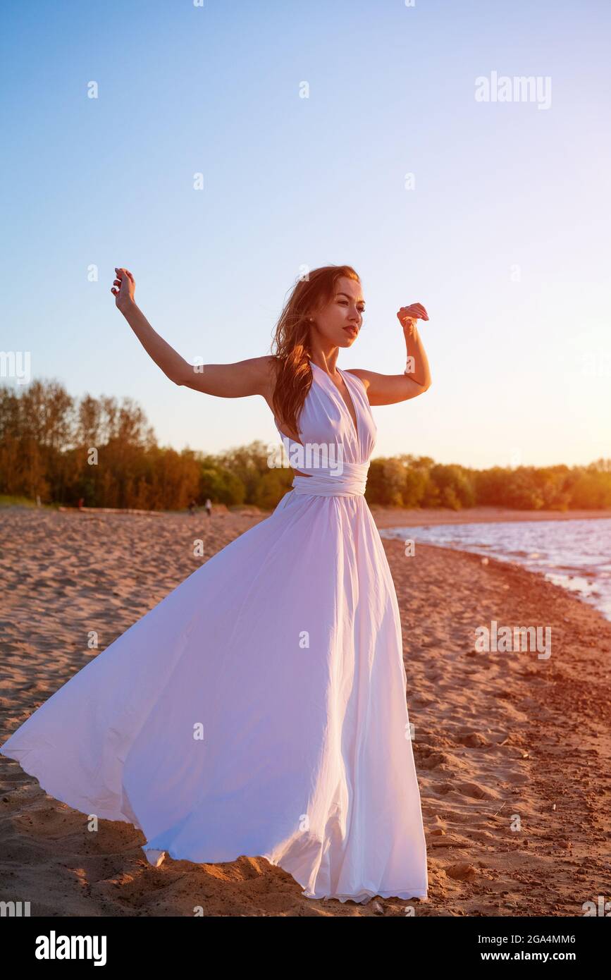 Robe femme mince sale