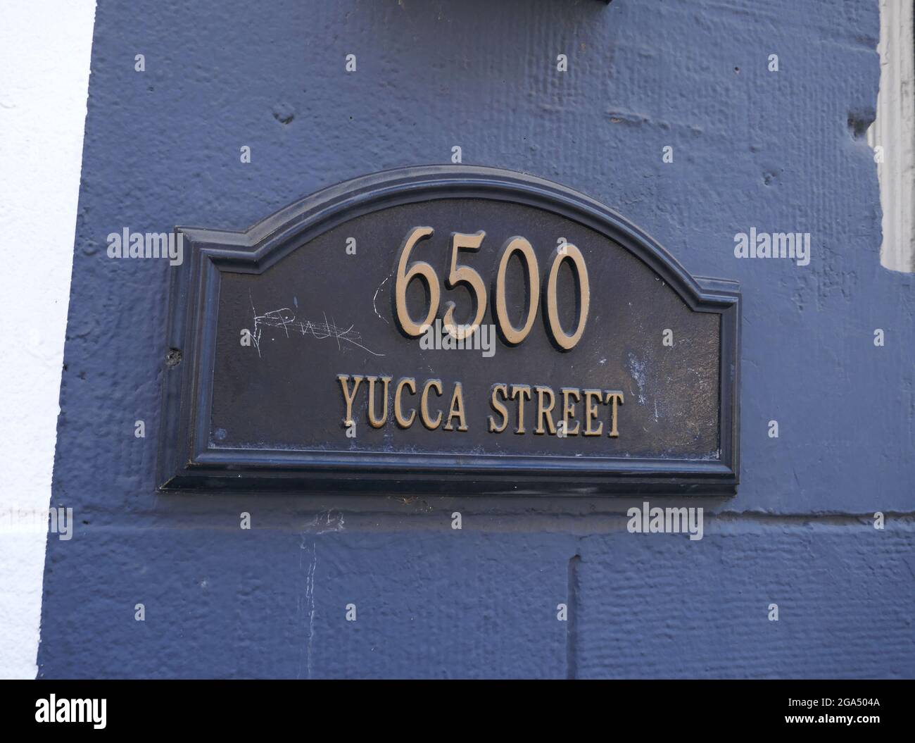 Los Angeles, Californie, États-Unis 28 juillet 2021 UNE vue générale de l'atmosphère de l'ancien domicile de l'acteur Victor Kilian où il a été assassiné au 6500 Yucca Street le 28 juillet 2021 à Los Angeles, Californie, États-Unis. Les autres anciens résidents étaient Thomas Ahern, Cortz F. Abbey, Edythe Flynn, Leonhard Frank, Beatrice Grunen, Hale Hamilton, Harry Hopton, Helen Johnson, Richard Kane, Walter Kaye, Paul Kim ball, Fred Lancet, Anne Maigne, Frank McHugh, Thelma McNeal, Andrew Perez, George Rosner, Walter Royce, Frederica Sagor-Maas, Harry Santiley, Dorothy Sims, Martin Sedelman, Gladys Wells. Photo de Barry King/Alay Banque D'Images