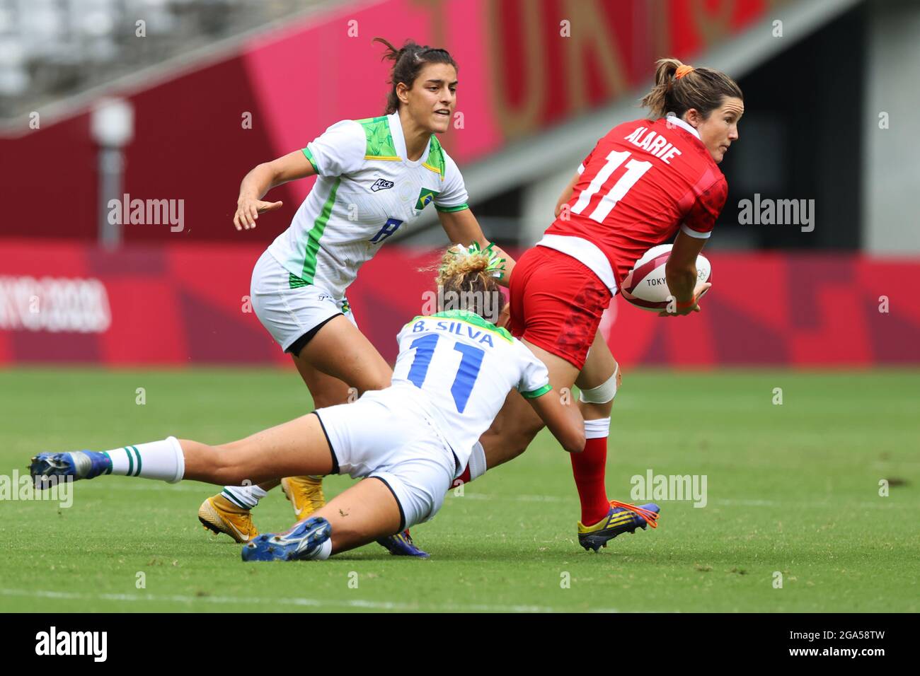 Tokyo, Japon. 29 juillet 2021. (G-D) Marina FIORAVANTI (BRA), Bianca SILVA (BRA) et Elissa ALARIE (CAN) Rugby : rencontre de ronde entre le Canada et le Brésil pour les femmes au cours des Jeux Olympiques de Tokyo 2020 au stade de Tokyo à Tokyo, au Japon . Credit: AFLO SPORT/Alay Live News Banque D'Images