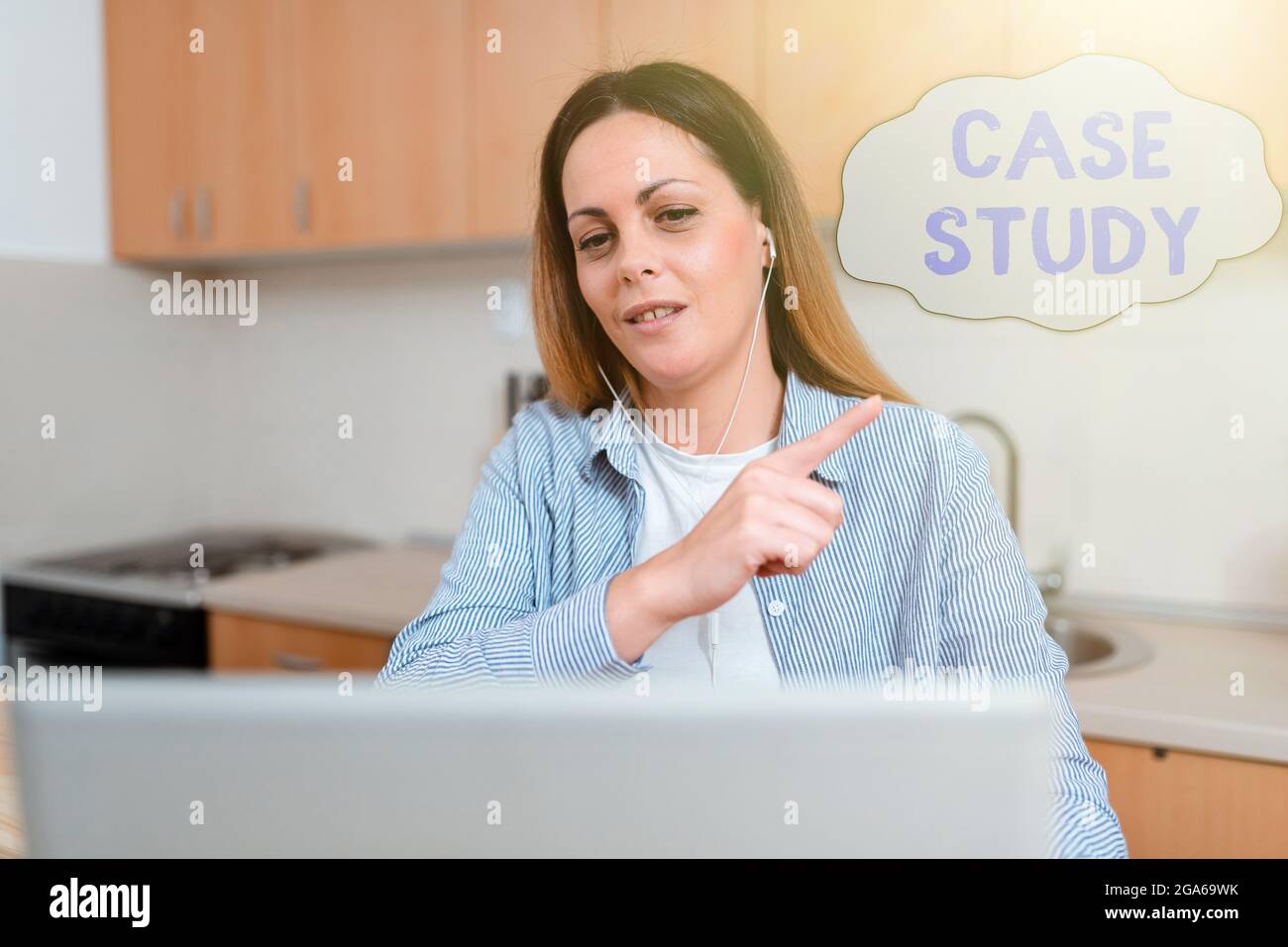 Légende de texte présentant l'étude de cas. Analyse d'idées d'affaires et conception de recherche spécifique pour examiner un problème Résumé travailler à la maison idées Banque D'Images
