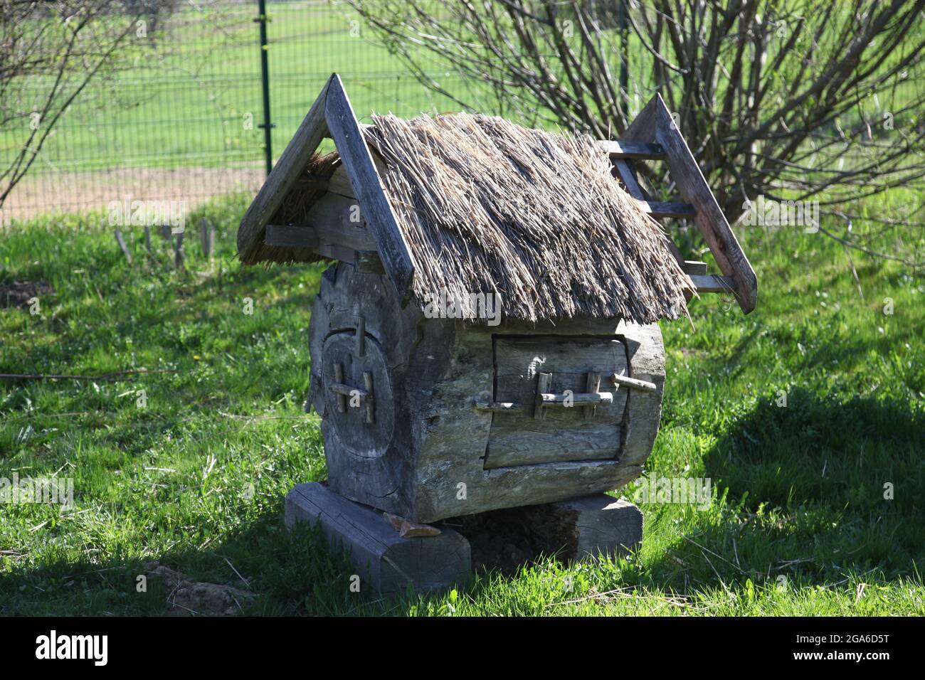 Vieux ul, miel, apiculture, abeille, architecture en bois, Huta Szklana, swietokrzyskie, Banque D'Images