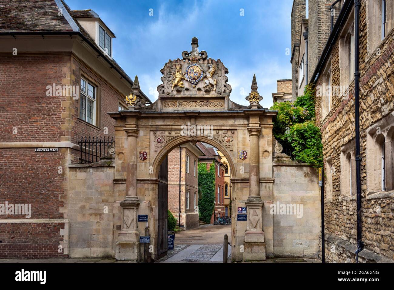 CAMBRIDGE ENGLAND UNIVERSITY BÂTIMENTS À TRINITY LANE LA PORTE D'ENTRÉE DE TRINITY COLLEGE Banque D'Images