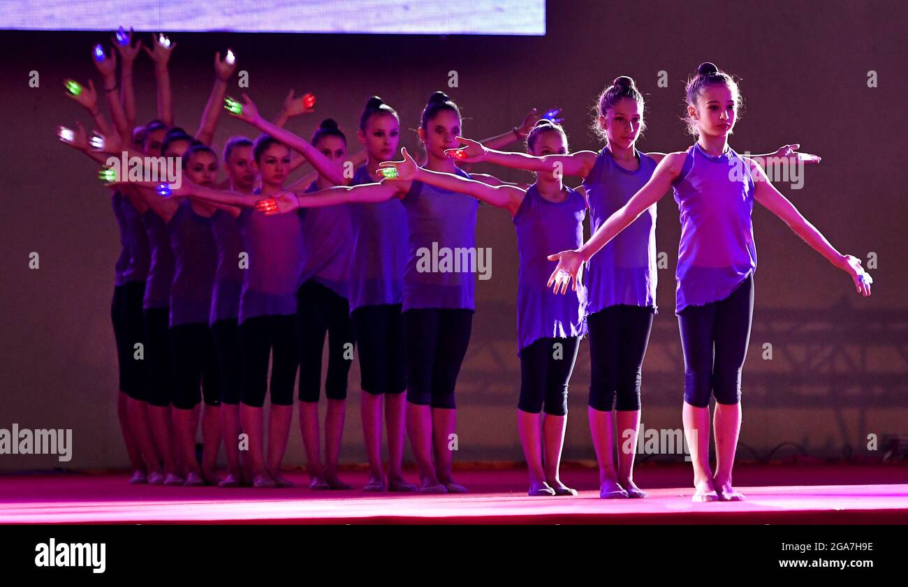 Ballettrasse pour filles de gymnastique avec lumières fluo Banque D'Images