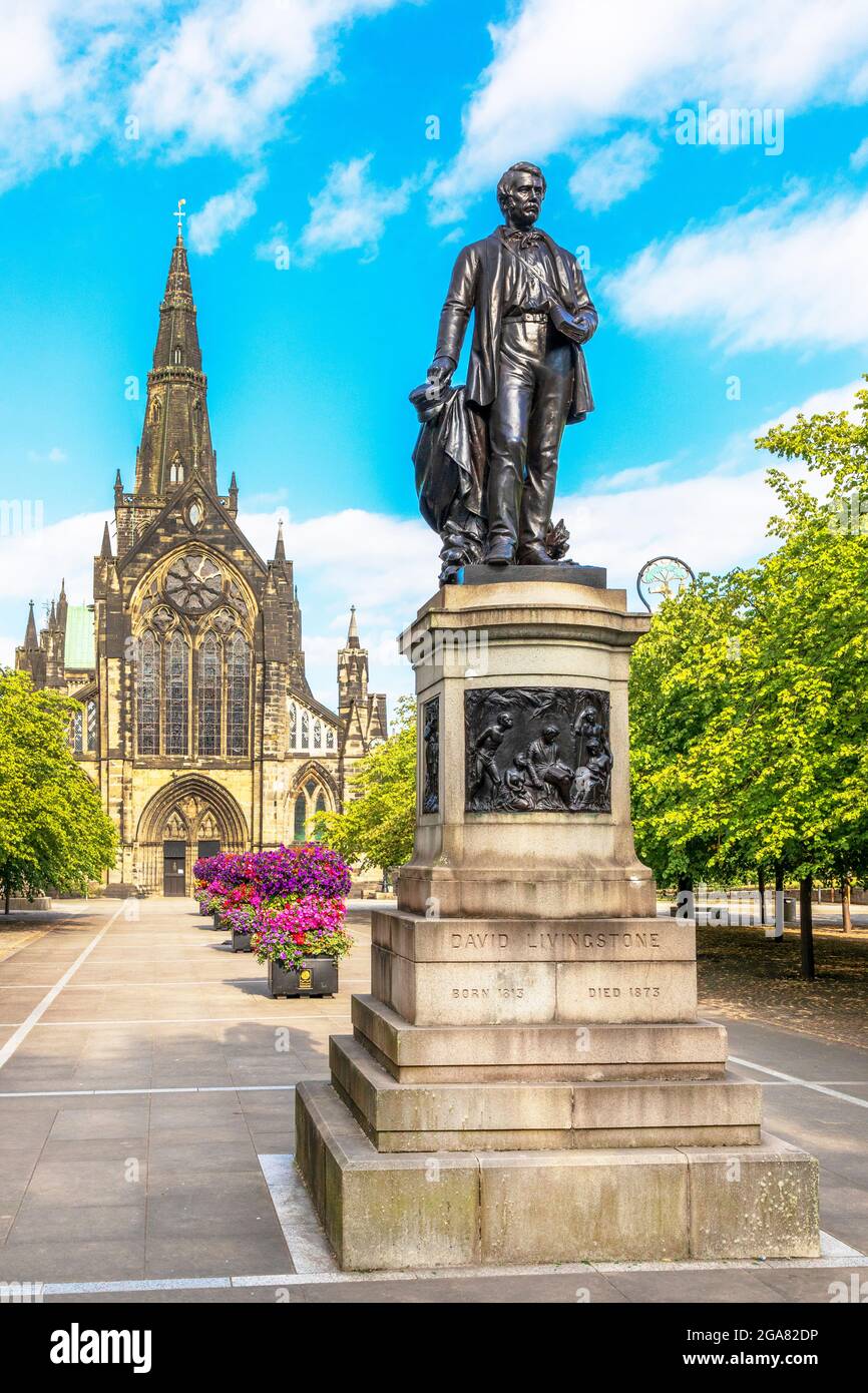 Statue de l'explorateur écossais David Livingstone à l'extérieur de la cathédrale de Glasgow, High Street, Glasgow, Écosse, Royaume-Uni Banque D'Images