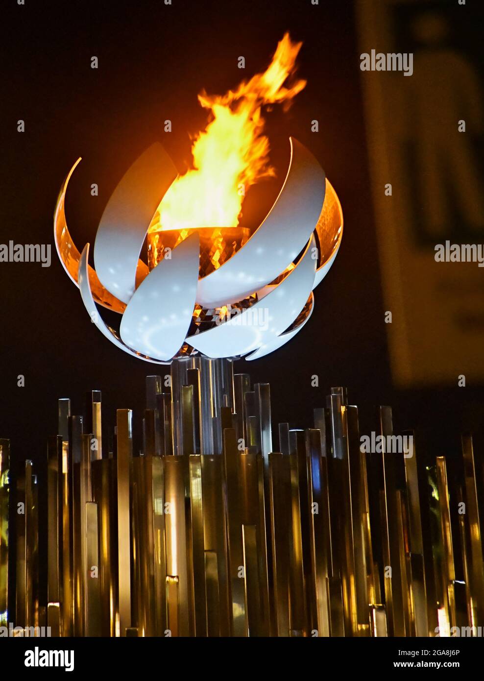 Tokyo, Japon. 29 juillet 2021. Le deuxième chaudron de flamme olympique est exposé au pont Ariake Yume-no-Ohashi à Tokyo, Japon, le jeudi 29 juillet 2021. Photo par Keizo Mori/UPI crédit: UPI/Alay Live News Banque D'Images