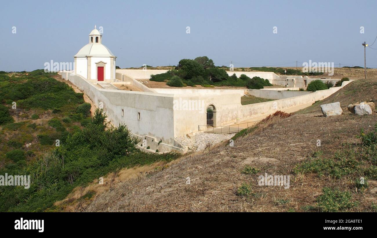 Water House, Casa da Agua, et le jardin des pèlerins du Sanctuaire de notre-Dame du Cap, Cabo Espichel, Portugal Banque D'Images