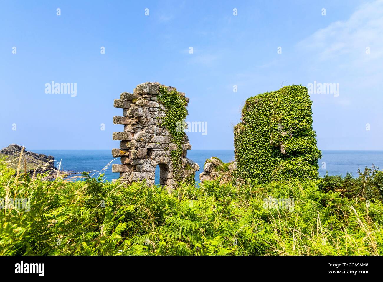 Ruine de la chapelle médiévale Jane le long du South West Coast Path, Cornwall, Royaume-Uni Banque D'Images