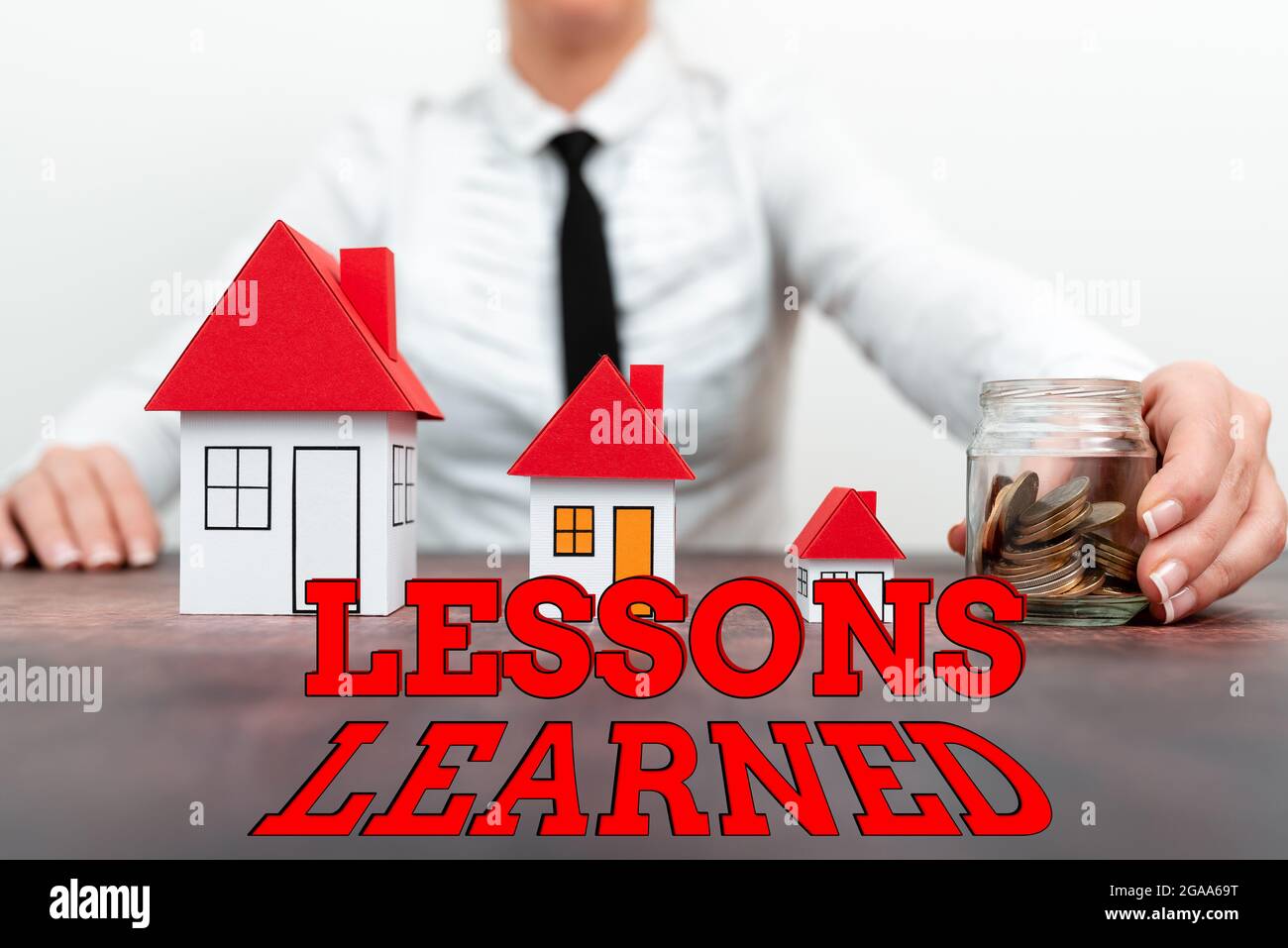 Affiche textuelle indiquant les leçons apprises. Les affaires présentent les connaissances ou la compréhension acquises par l'expérience différents plans pour les maisons représentées par Banque D'Images