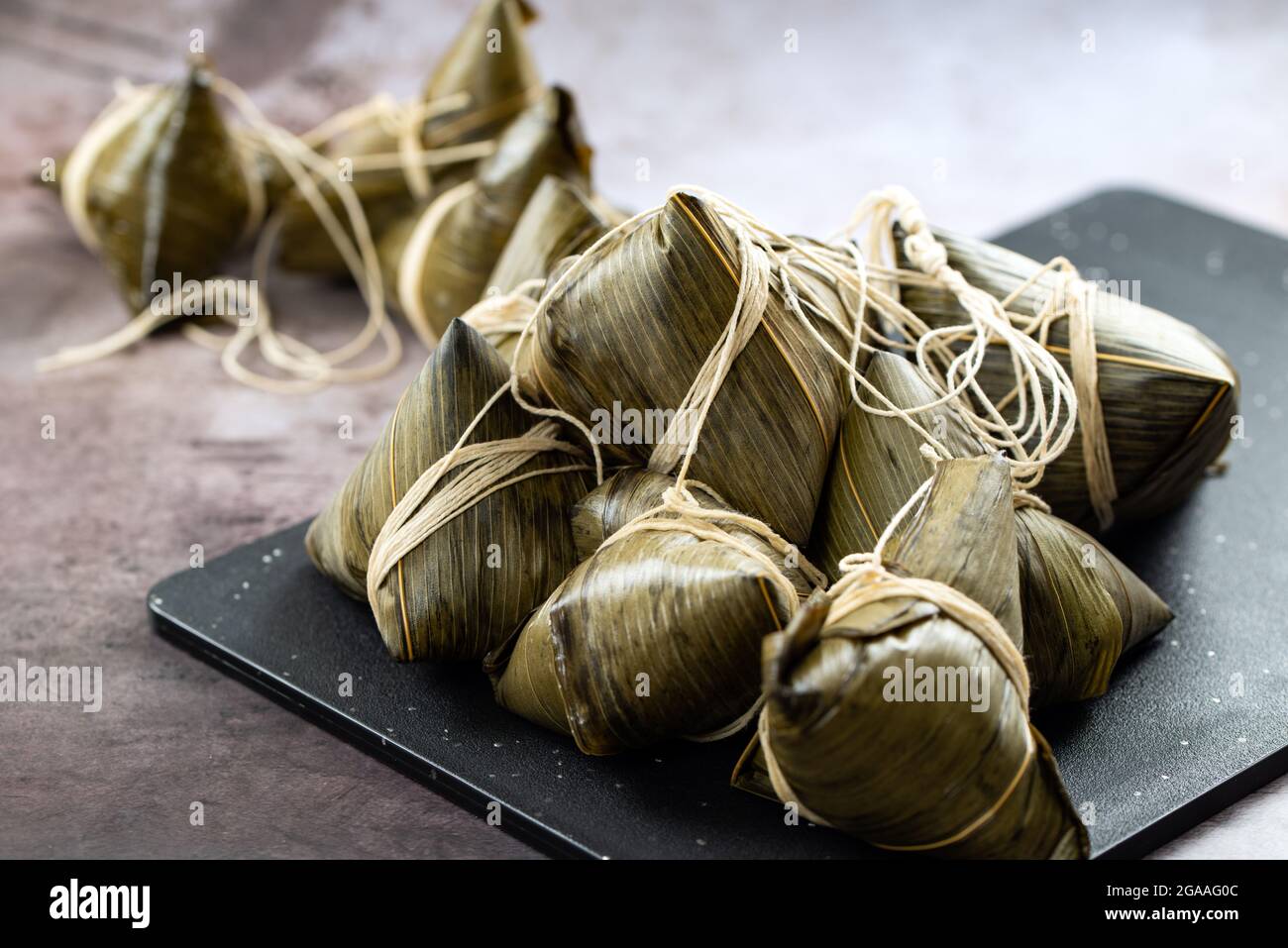 Boulettes de riz chinois zong zi pour le festival des bateaux-dragons Banque D'Images