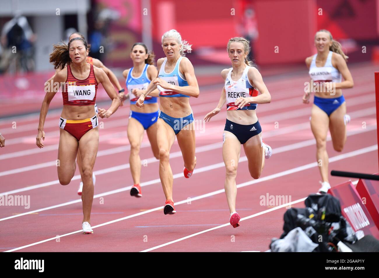 Tokyo, Japon. Crédit: MATSUO. 30 juillet 2021. WANG Chunyu (CHN), KUIVISTO Sara (fin), REEKIE Jemma (GBR) Athlétisme : le 800m de la femme Round 1 - chaleur pendant les Jeux Olympiques de Tokyo 2020 au Stade National de Tokyo, Japon. Credit: MATSUO .K/AFLO SPORT/Alay Live News Banque D'Images