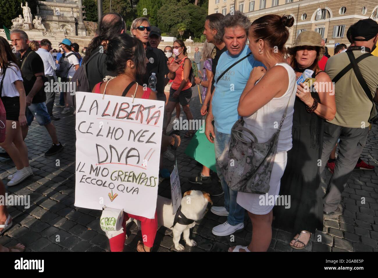MANIFESTATION DE PROTESTATION PAR AUCUN PEUPLE VAX CONTRE LE PASSAGE SANITAIRE ET CONTRE LES VACCINS Banque D'Images