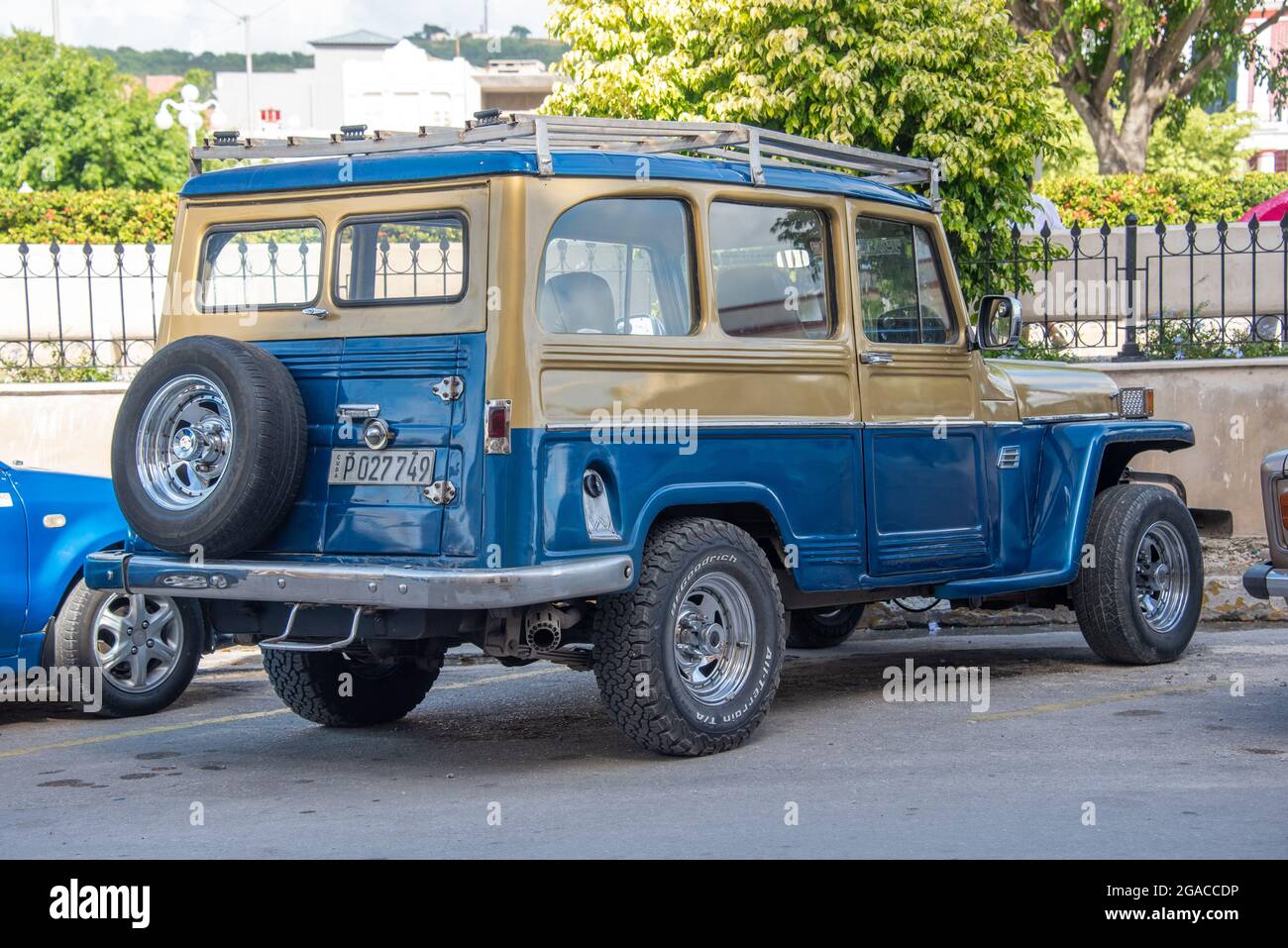 Jeep vintage stationnaire à Holguin, Cuba, 2016 Banque D'Images