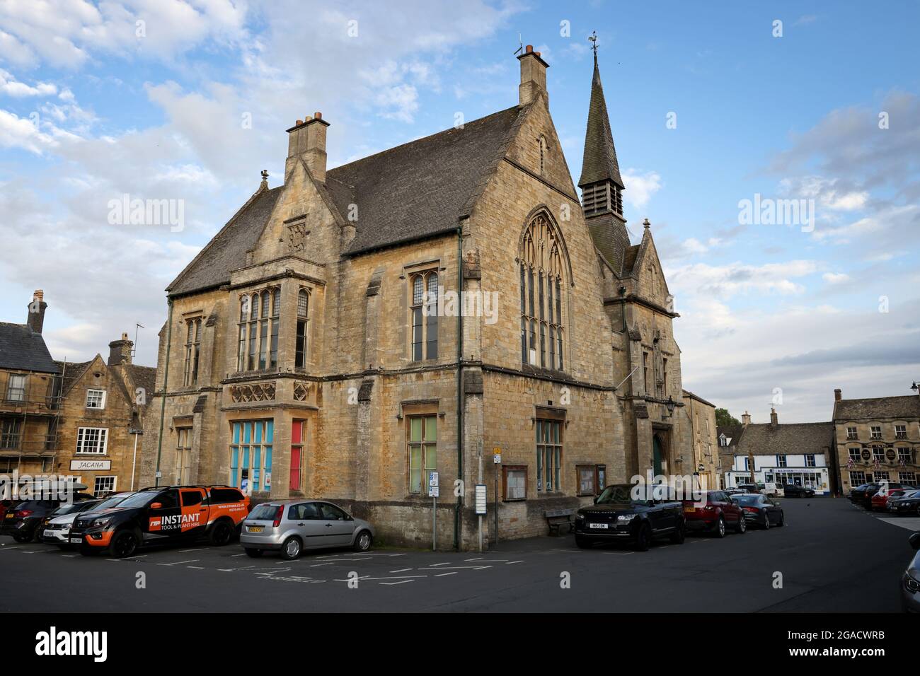 Stow on the Wold Library on Market place, Stow on the Wold, Gloucestershire, Angleterre. - 29 juillet 2021 photo par Andrew Higgins/Thousand Word Media Banque D'Images
