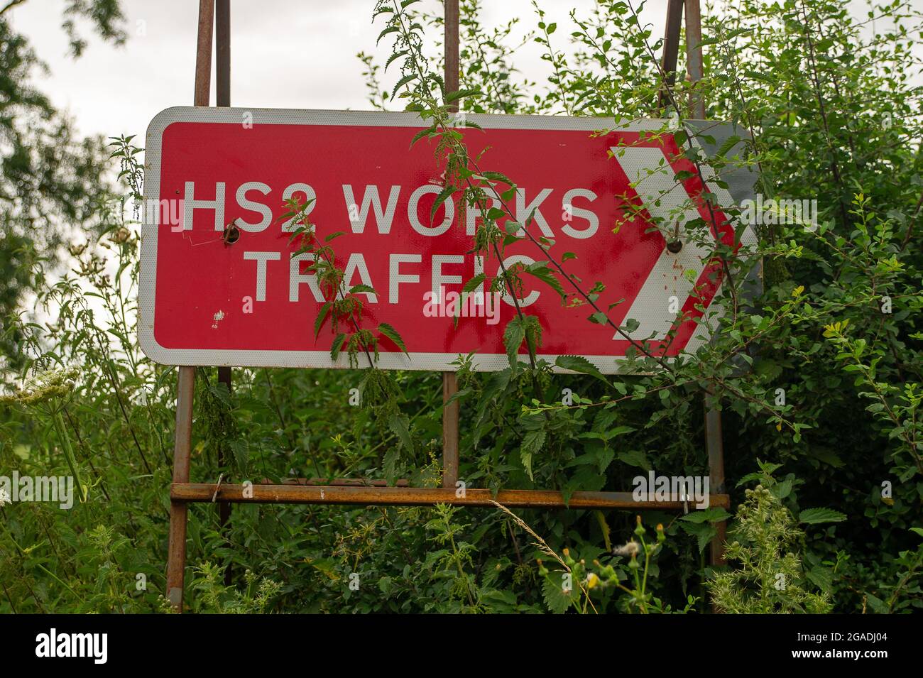 Aylesbury Vale, Buckinghamshire, Royaume-Uni. 28 juillet 2021. Un panneau HS2 Works Traffic sur une route locale. Crédit : Maureen McLean/Alay Banque D'Images