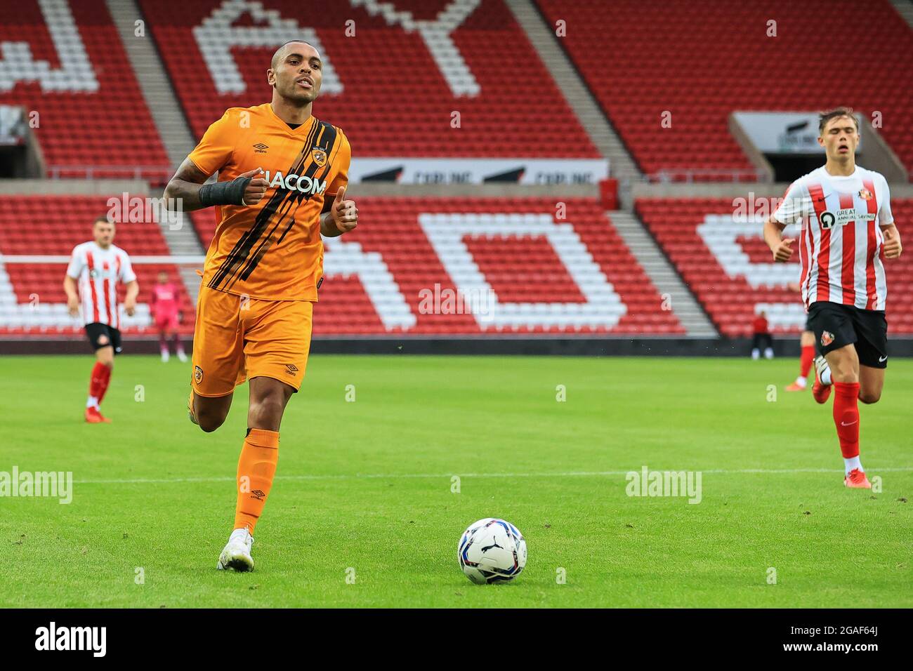 Josh Magennis #27 de la ville de Hull traverse mais donné à côté Banque D'Images
