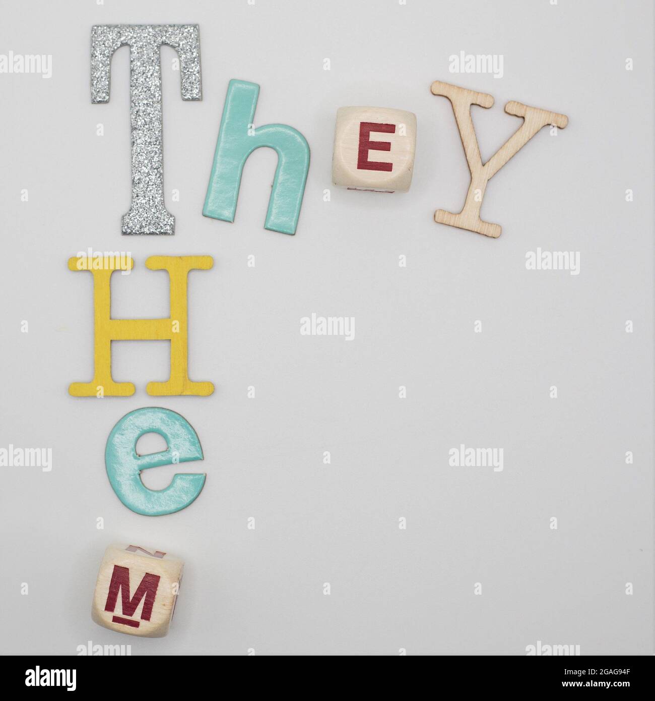 Flatlay représentant eux et eux pronoms de genre. Banque D'Images