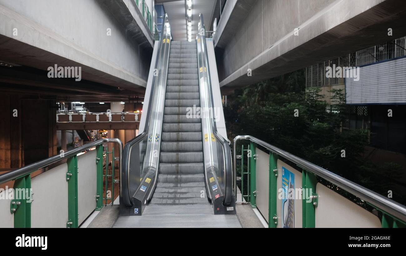 Escalier roulant pour les trains à une station BTS Skytrain Banque D'Images
