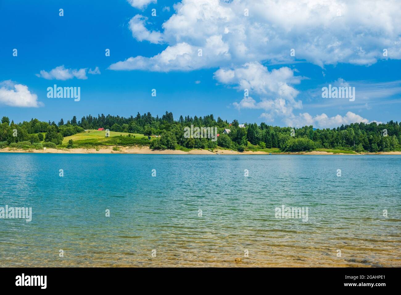 Lac de Lokvarsko en paysage de montagne en été, Lokve, Gorski Kotar, Croatie Banque D'Images