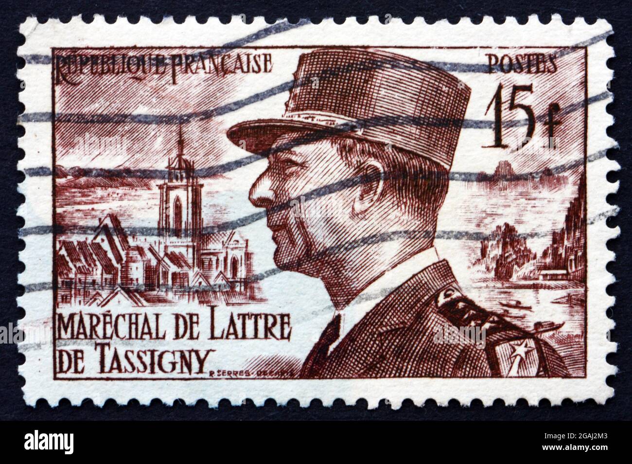 FRANCE - VERS 1952 : un timbre imprimé en France montre le Maréchal Jean de Lattre de Tassigny, héros militaire français de la Seconde Guerre mondiale, vers 1952 Banque D'Images