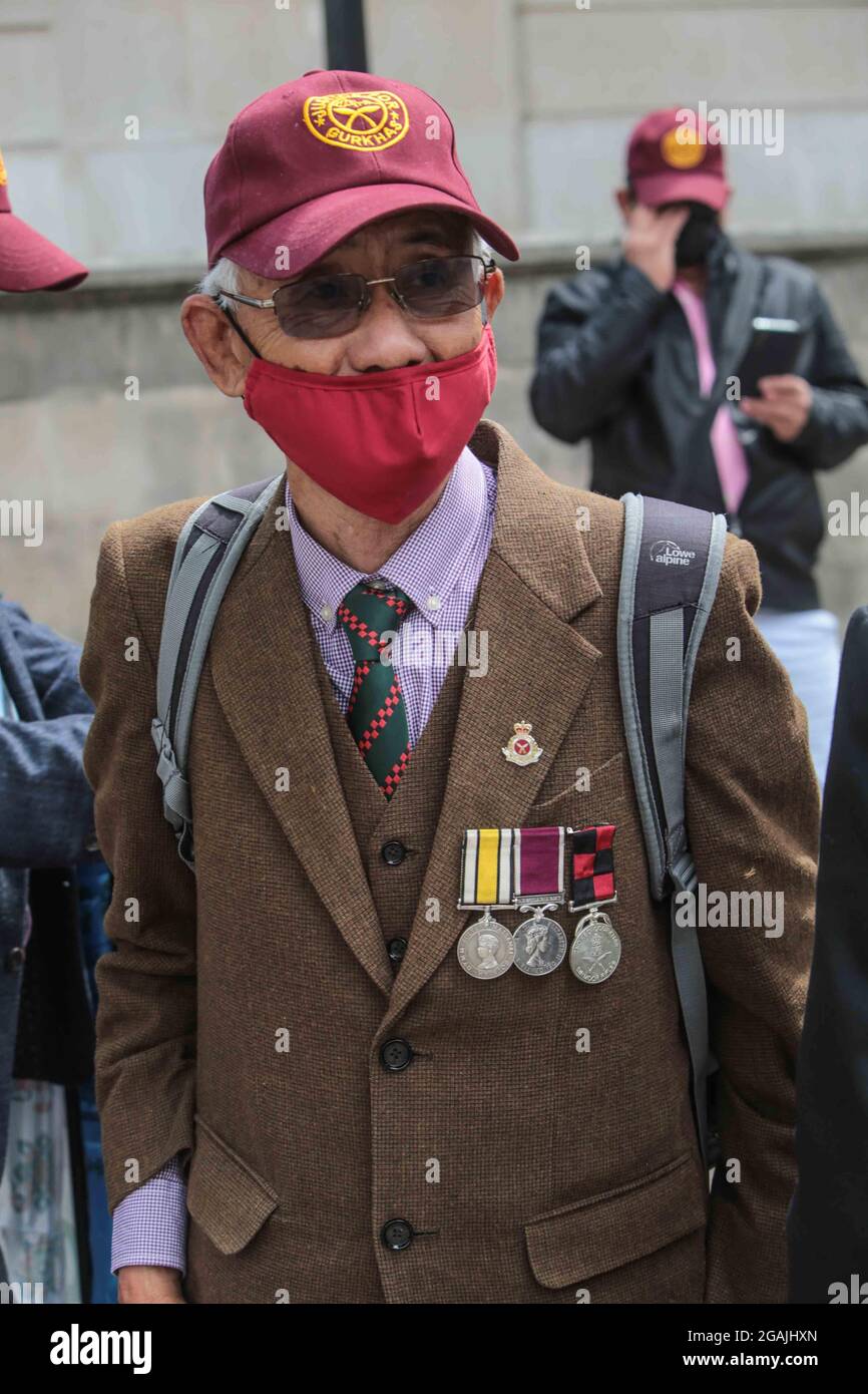 Londres, Royaume-Uni. 31 juillet 2021 Gurkhas se sont réunis à Whitehall en face de Downing Street pour exiger des pensions justes et égales à leurs homologues britanniques, avec quelques Gurkhas à leur grève de la faim de onzième jour Paul Quezada-Neiman/Alamy Live News Banque D'Images