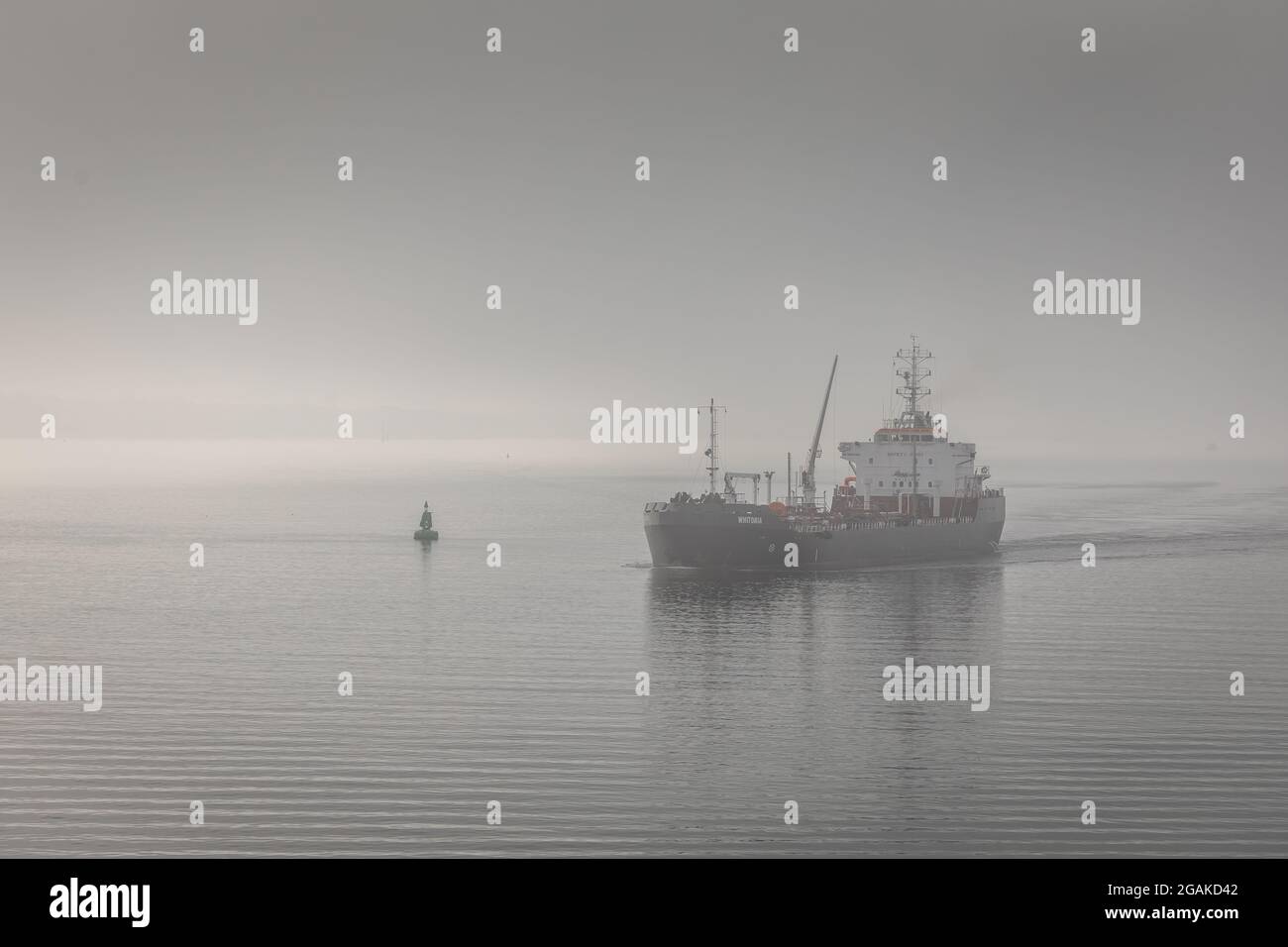 Réservoir de produits pétroliers, Whitonia, Southampton Water, Angleterre, Royaume-Uni Banque D'Images