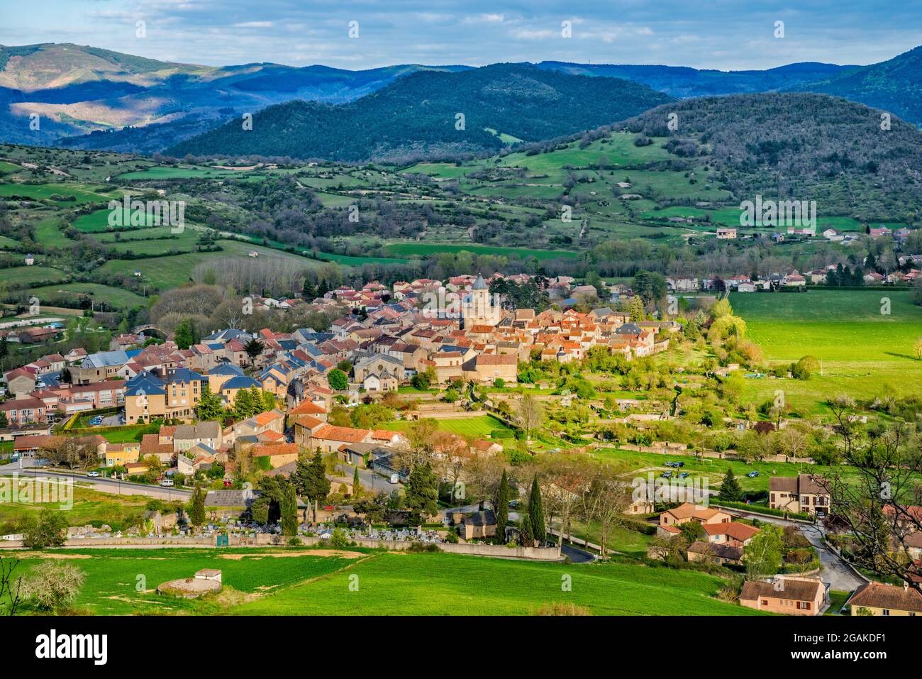Vue générale de la ville de Nant, commune dans le département de l'Aveyron, Vallée de la Dourbie, région des Causses, région occitanie, France Banque D'Images