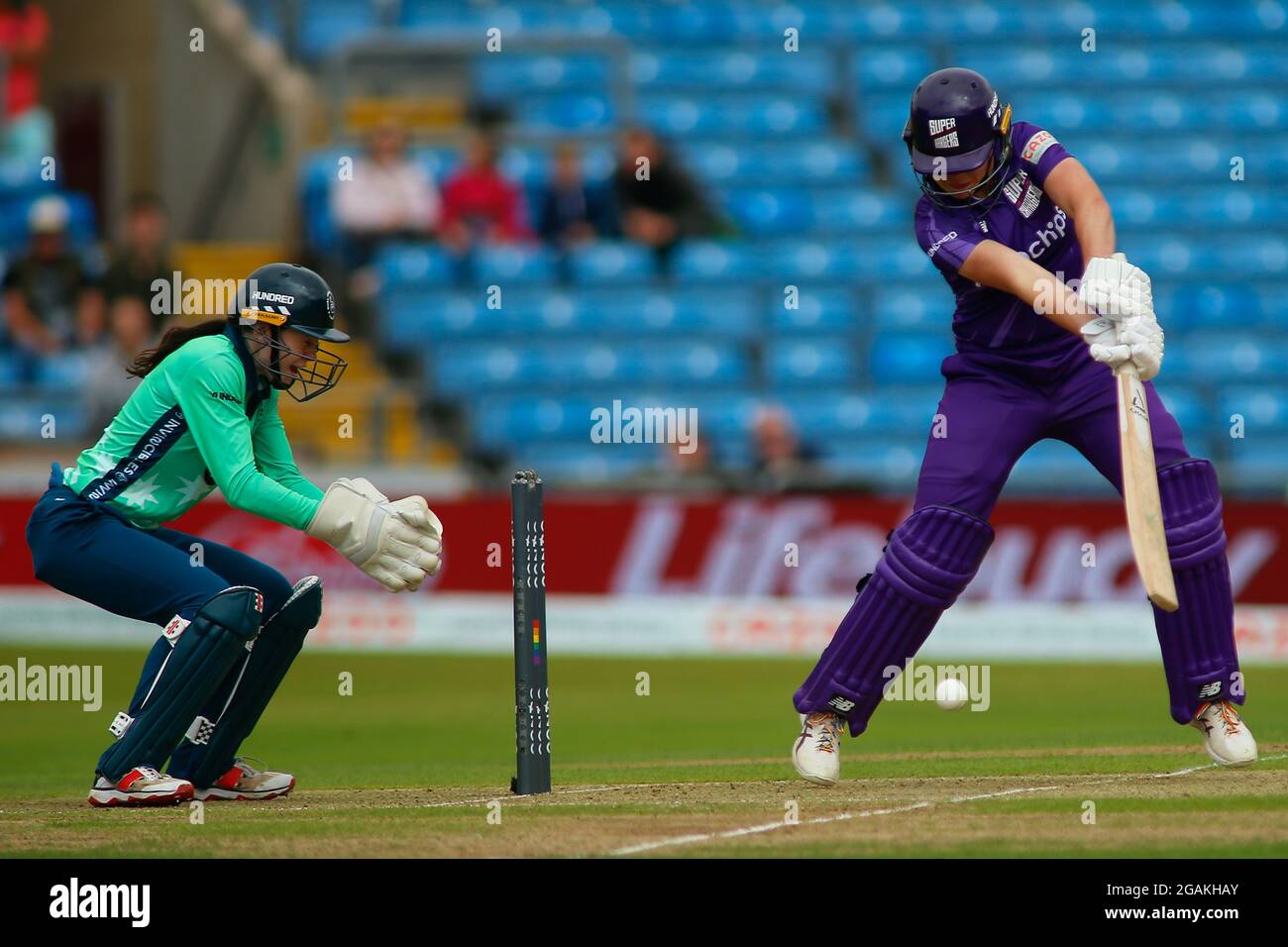 Stade Emerald Headingley, Leeds, West Yorkshire, 31 juillet 2021. The Hundred - Northern Superchargeurs Women vs Oval Invincible Women ALICE DAVIDSON-RICHARDS of Northern Superchargeurs Women batting. Crédit : Touchlinepics/Alamy Live News Banque D'Images